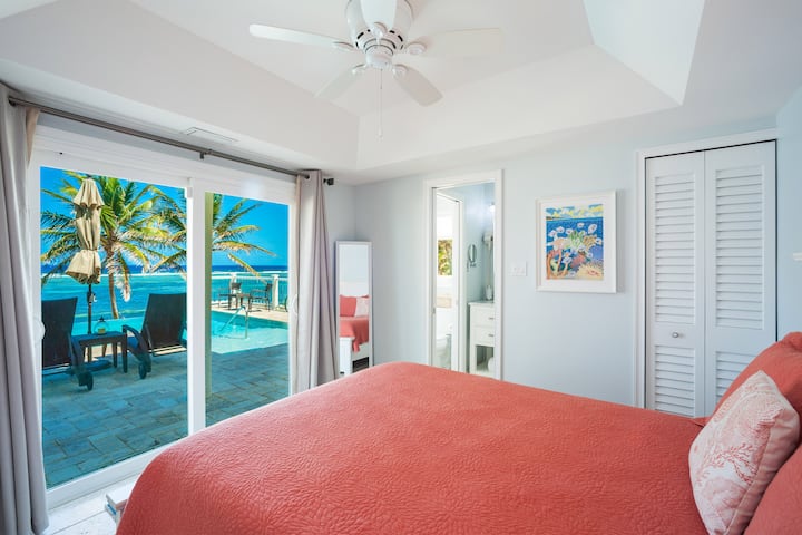 Apartament gościnny na trzecim poziomie basenu.