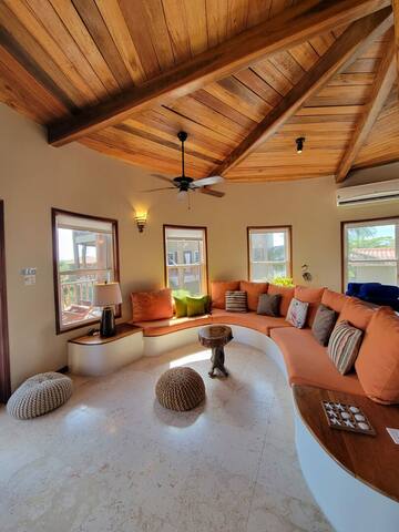 Paradise, perfect location in San Pedro gallery image 3