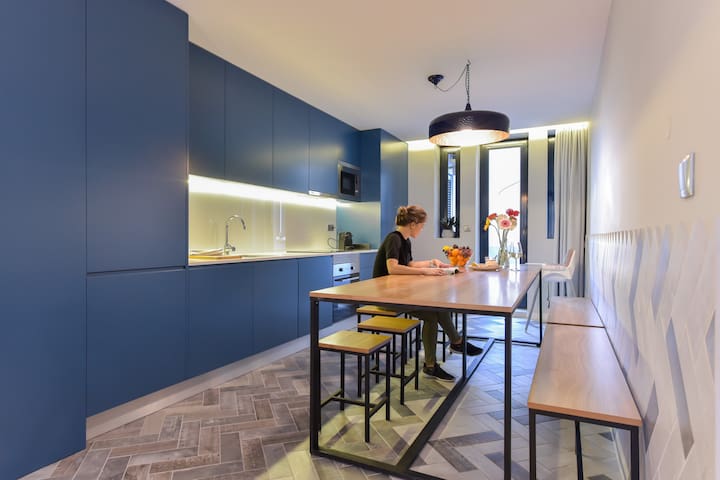 Feel Porto Merlot Townhouse