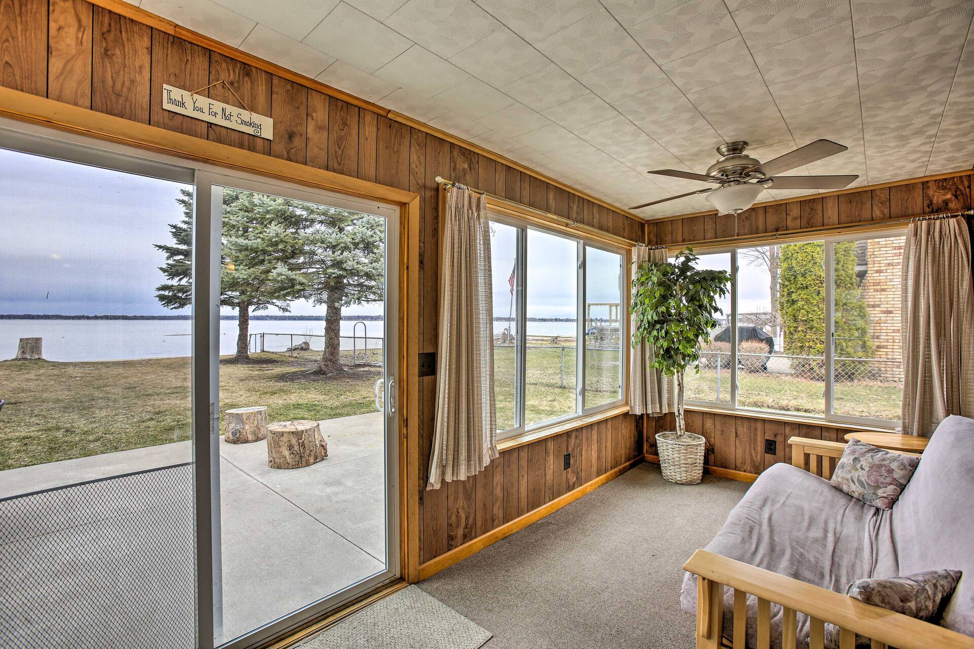 Peaceful Lakefront Houghton Lake Property w/ Patio — photo 2