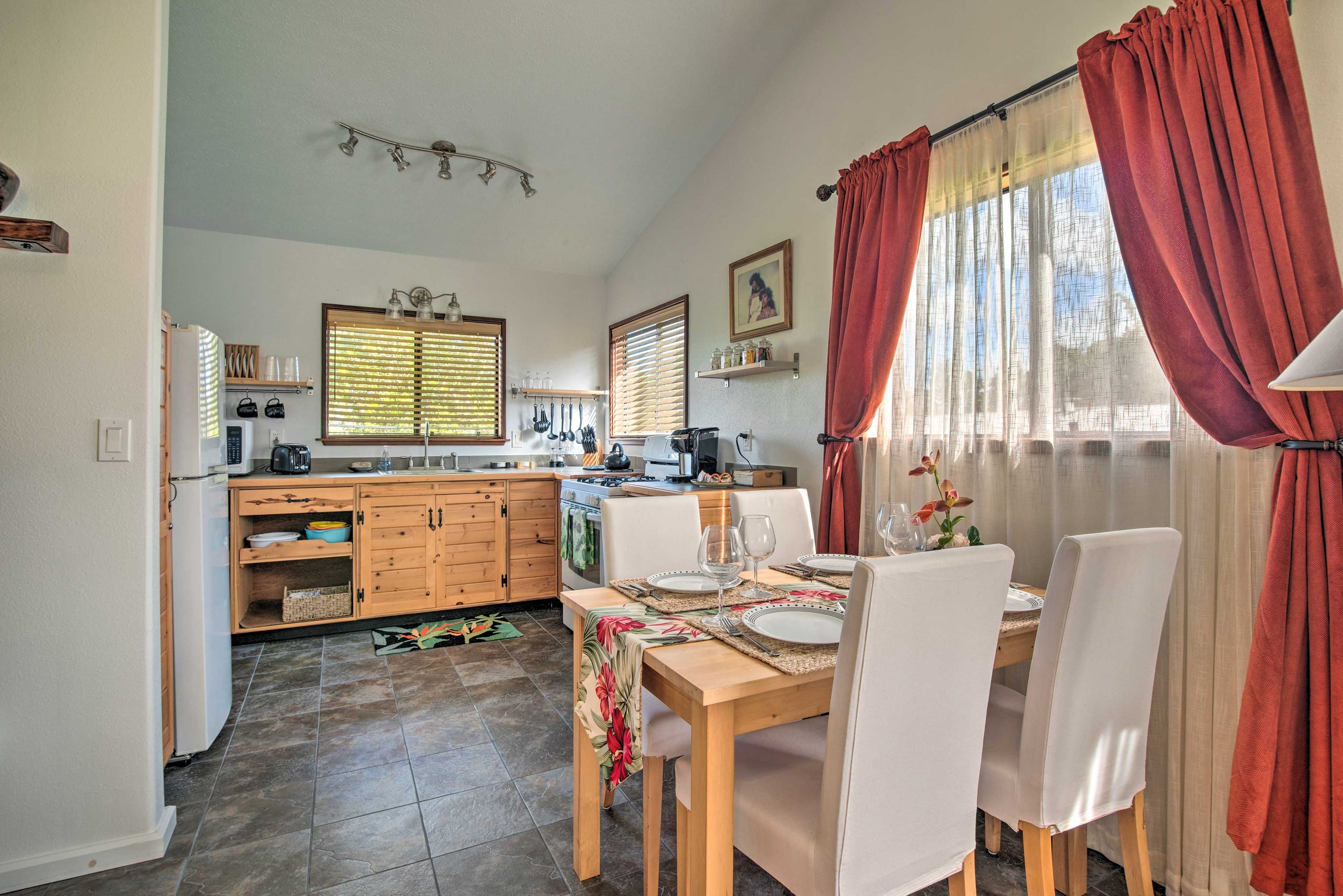 'Fern Cottage' Island Escape with Rainforest View! - Photo 15
