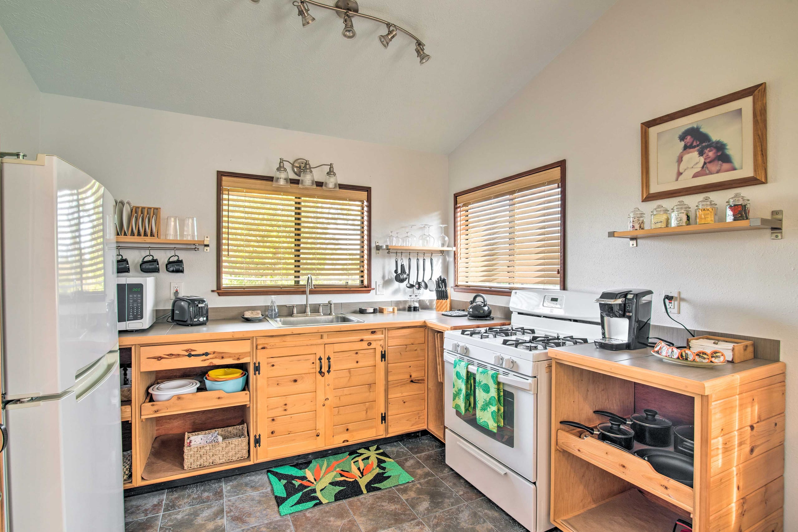 'Fern Cottage' Island Escape with Rainforest View! - Photo 16