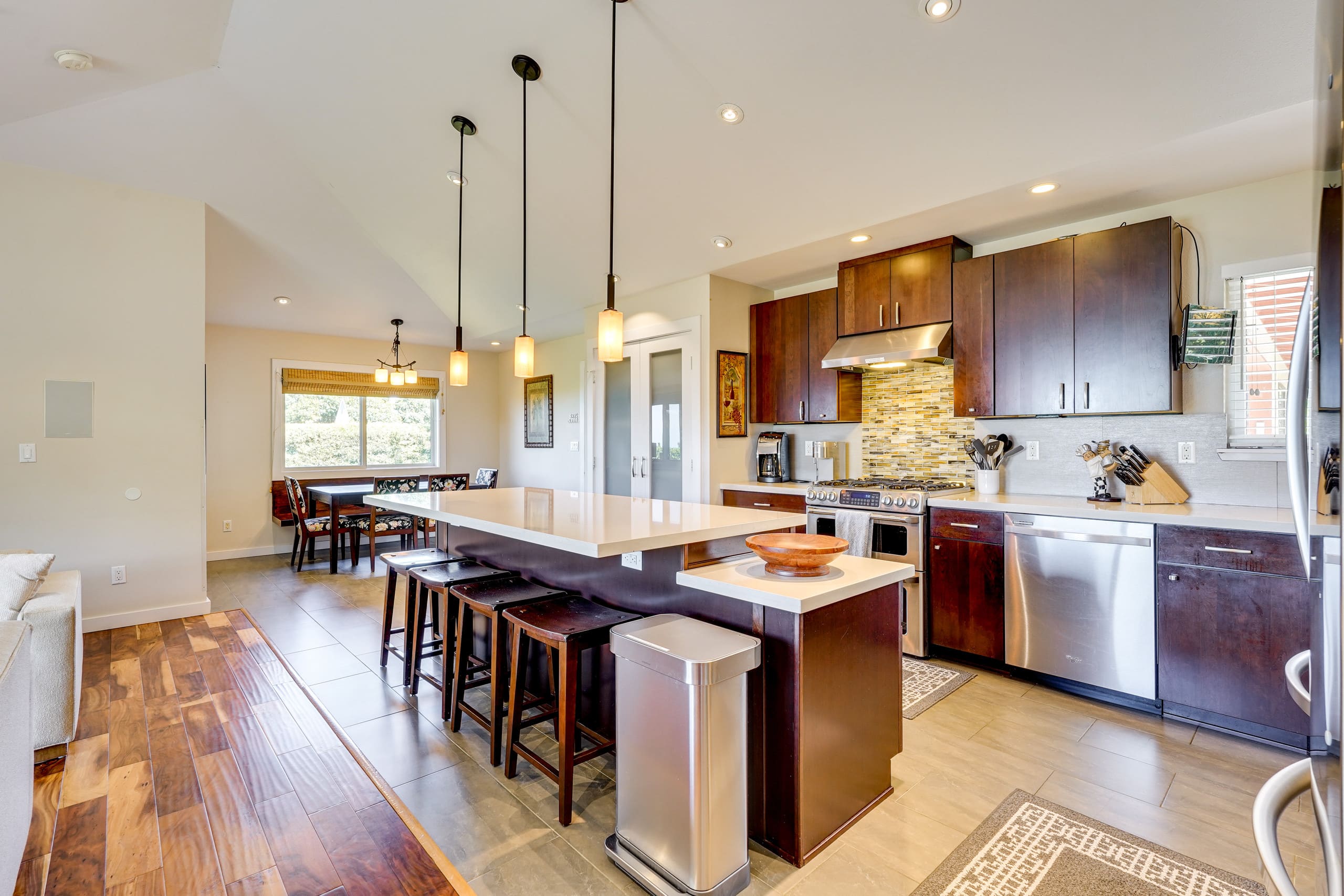 Home in Kailua-Kona · ★4.86 · 3 bedrooms · 3 beds · 2 shared baths - Image 10