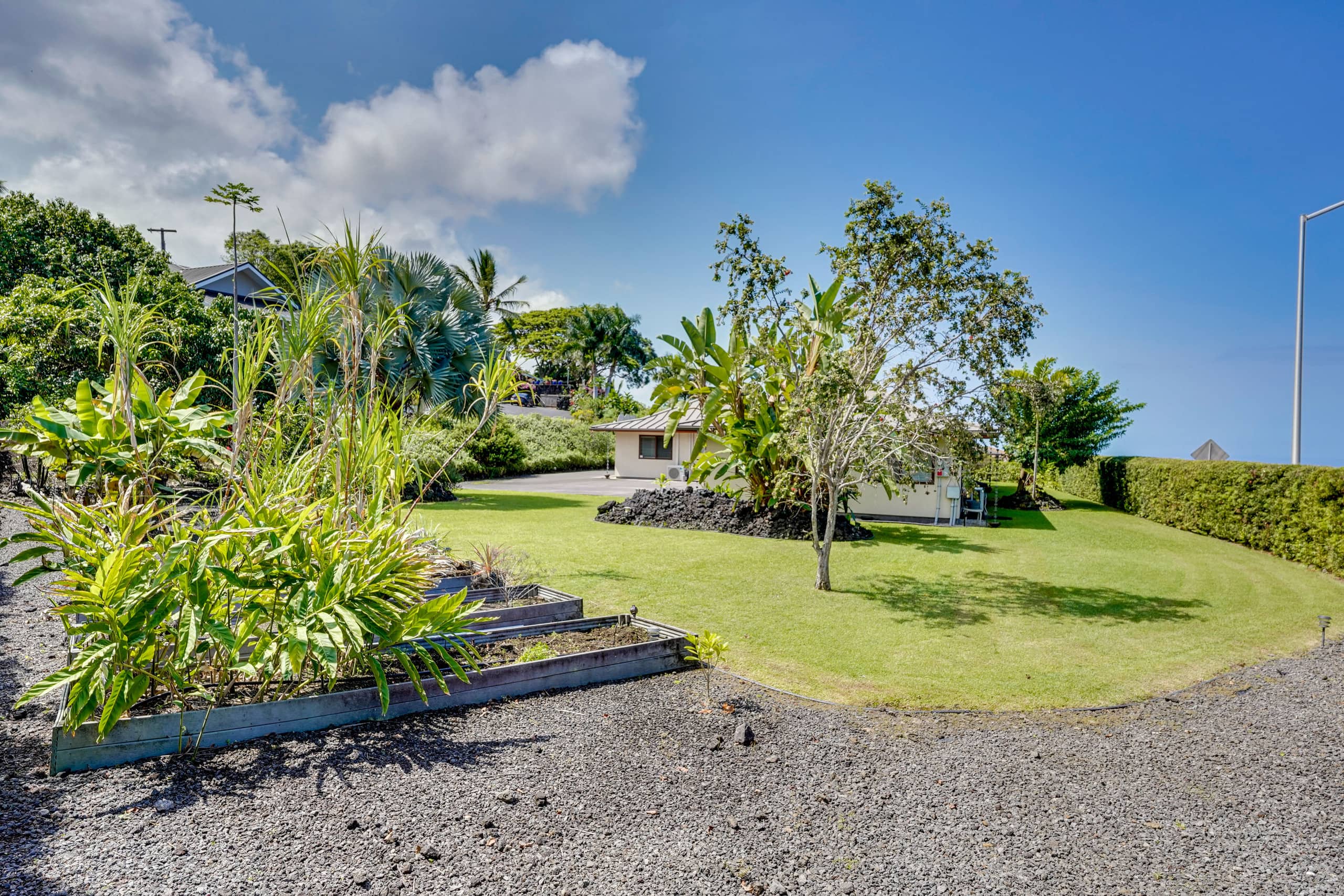 Home in Kailua-Kona · ★4.86 · 3 bedrooms · 3 beds · 2 shared baths - Image 24