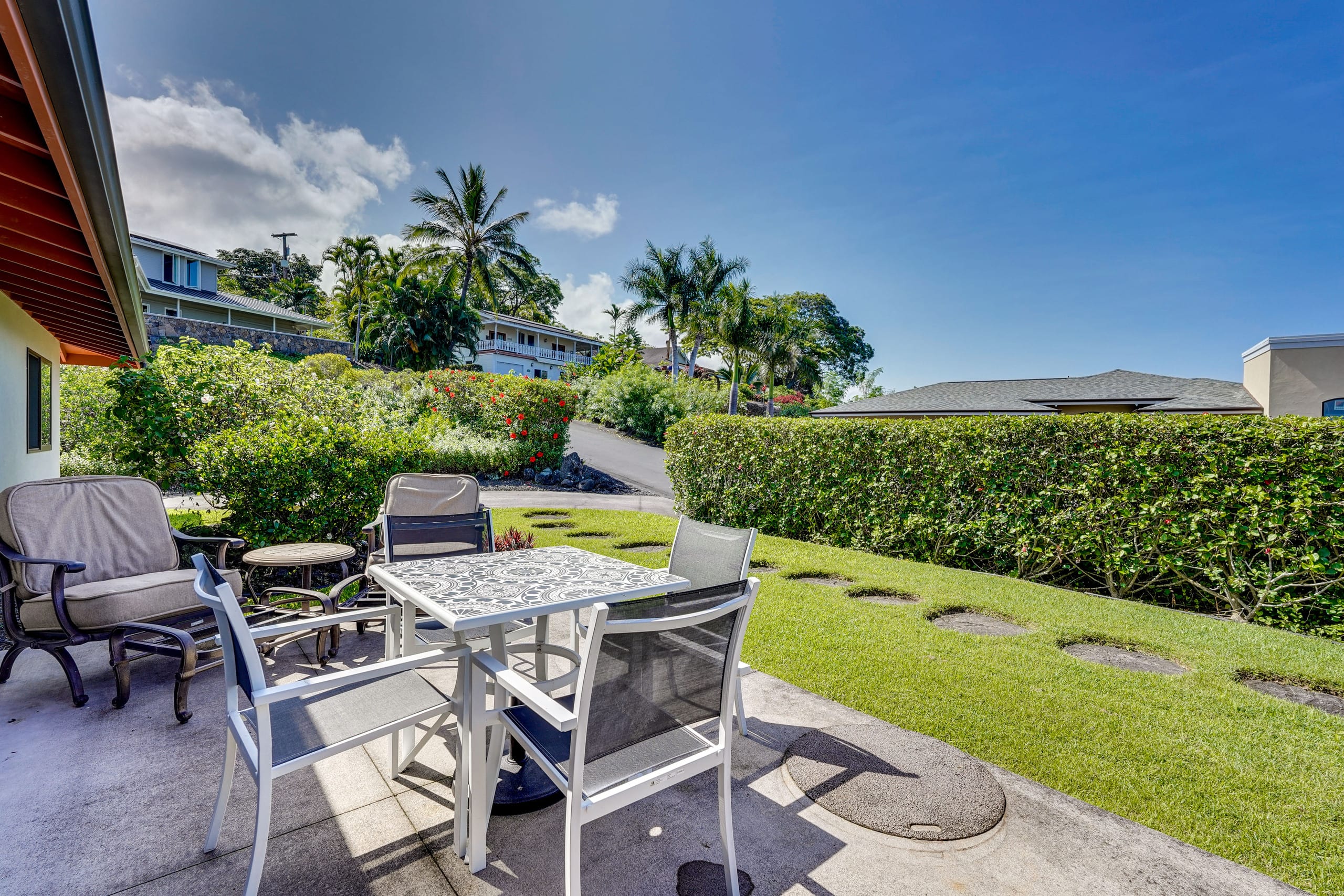 Home in Kailua-Kona · ★4.86 · 3 bedrooms · 3 beds · 2 shared baths - Image 22
