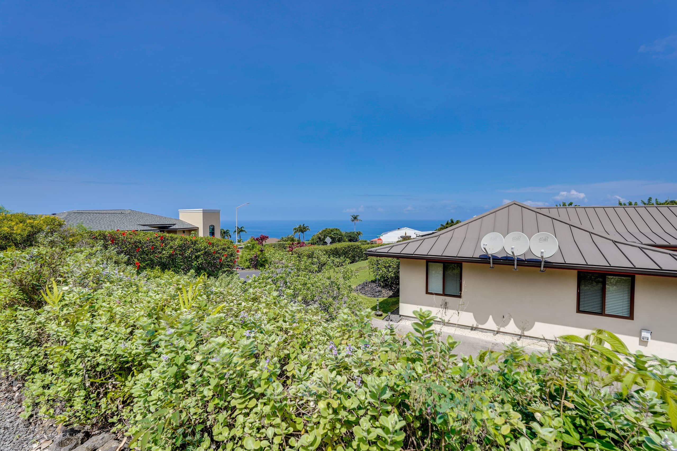 Home in Kailua-Kona · ★4.86 · 3 bedrooms · 3 beds · 2 shared baths - Image 28