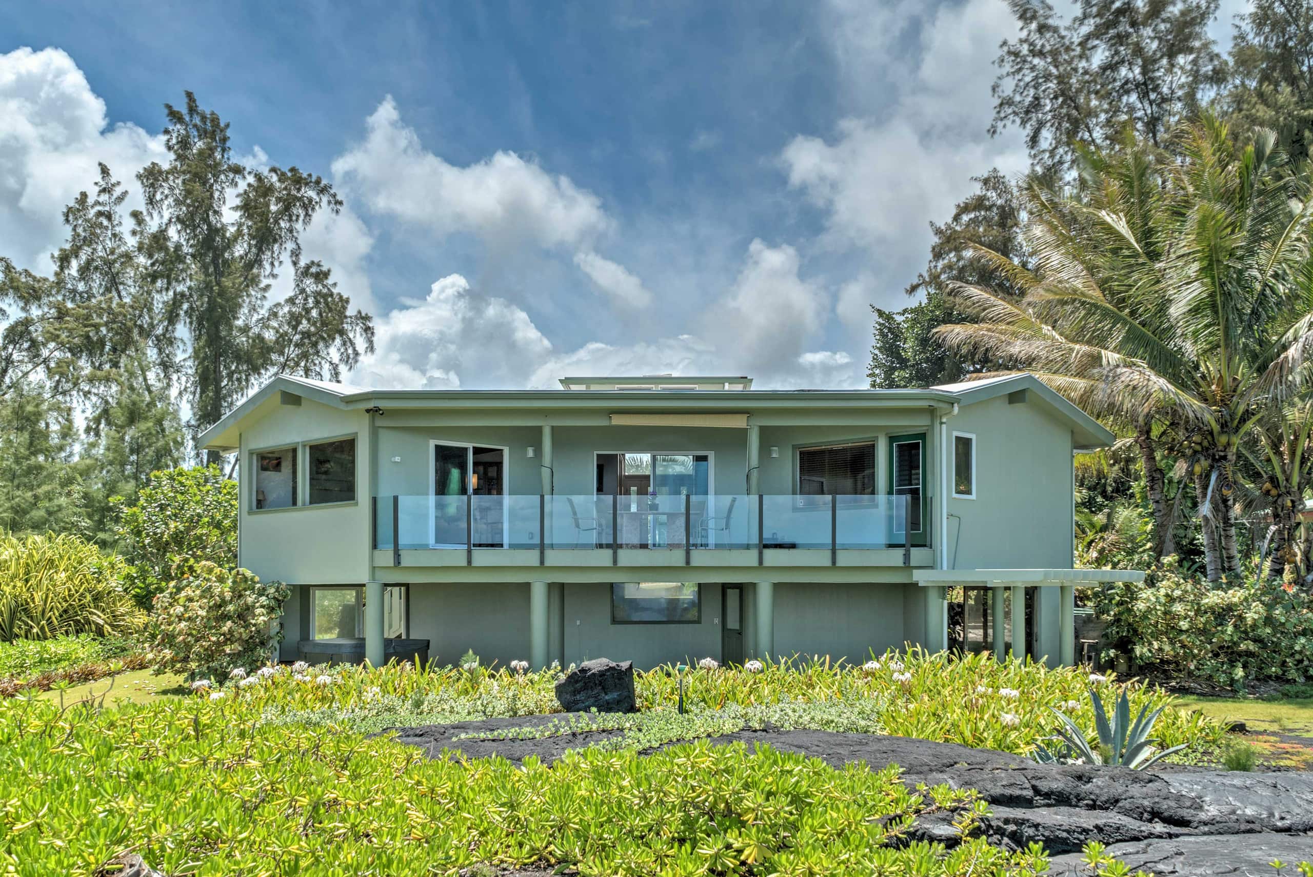 Home in Keaau · ★4.62 · 2 bedrooms · 2 beds · 2 baths - Image 22