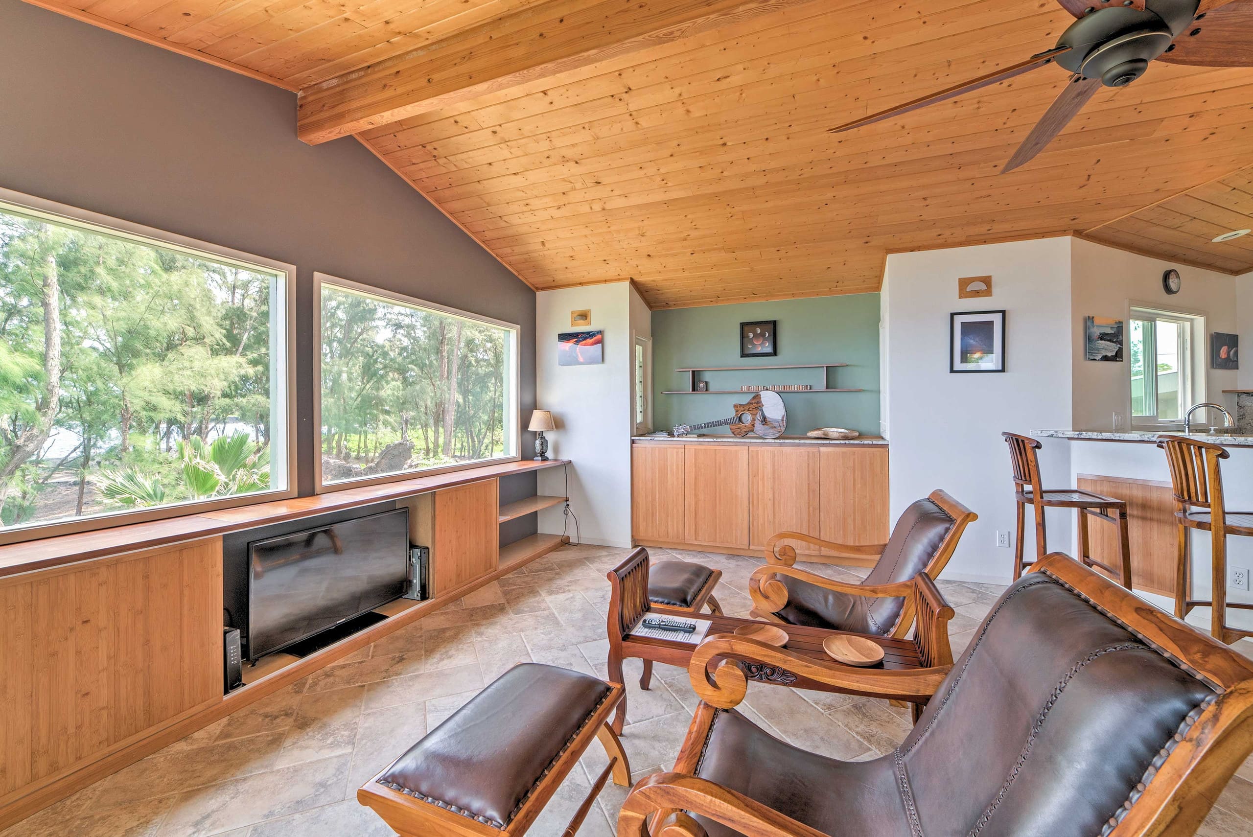 Home in Keaau · ★4.62 · 2 bedrooms · 2 beds · 2 baths - Image 4