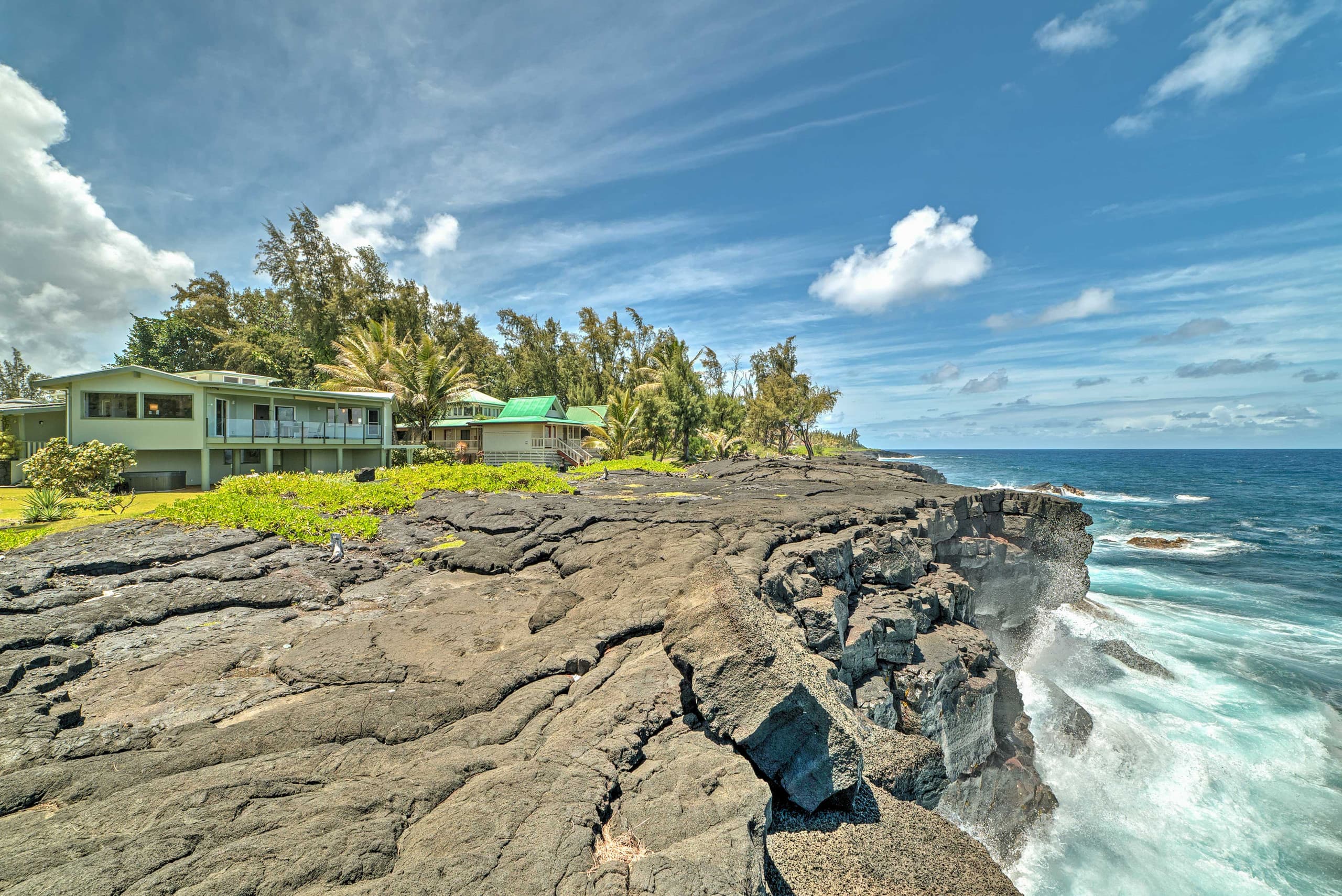 Home in Keaau · ★4.62 · 2 bedrooms · 2 beds · 2 baths - Image 2