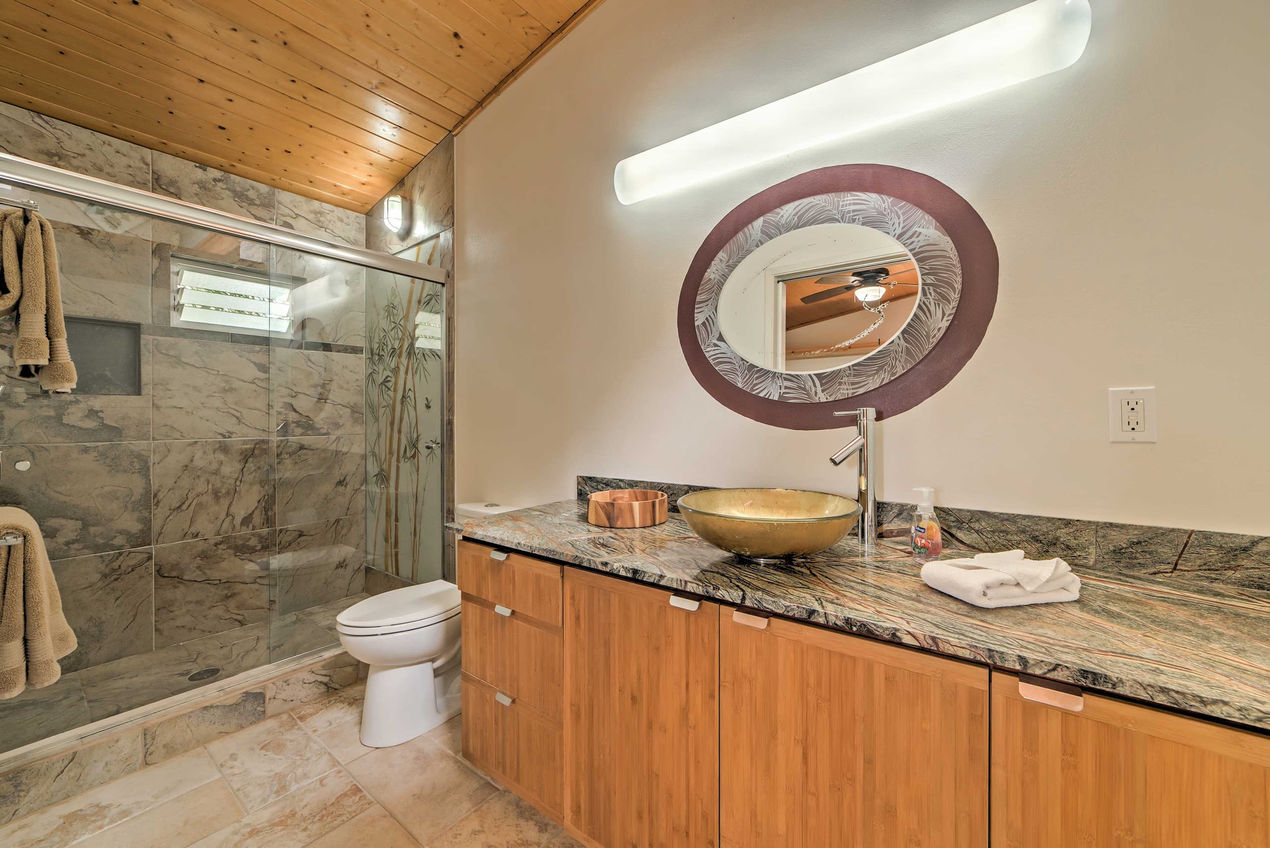 Home in Keaau · ★4.62 · 2 bedrooms · 2 beds · 2 baths - Image 15