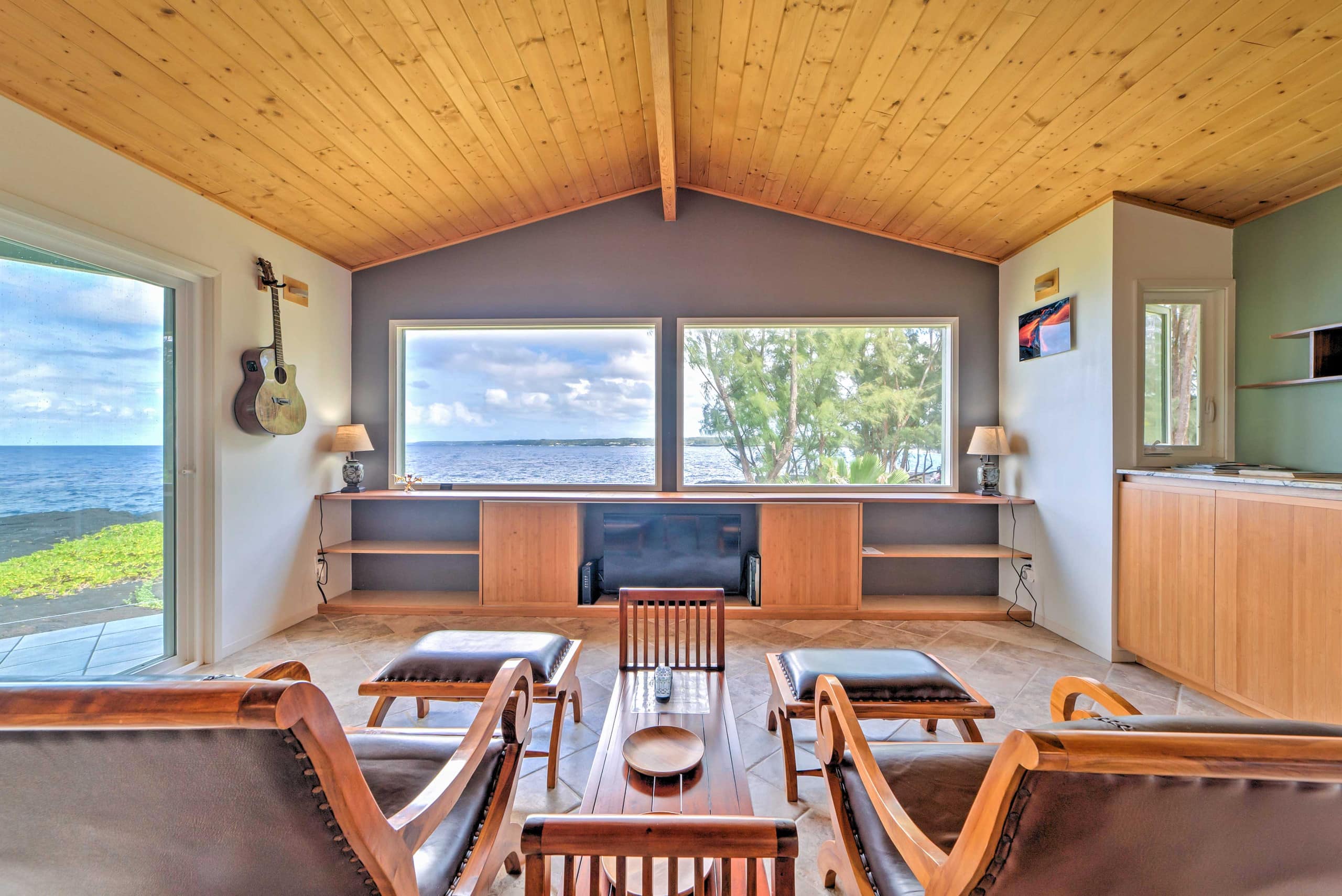 Home in Keaau · ★4.62 · 2 bedrooms · 2 beds · 2 baths - Image 3