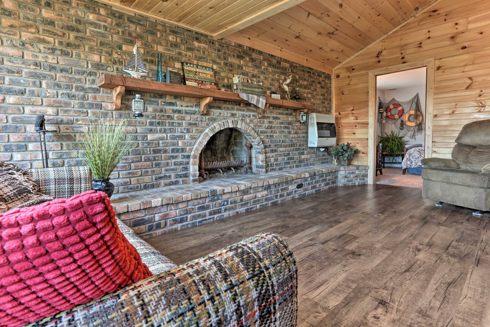 Waterfront Syracuse Home: Deck, Fire Pit & Kayaks — foto 5