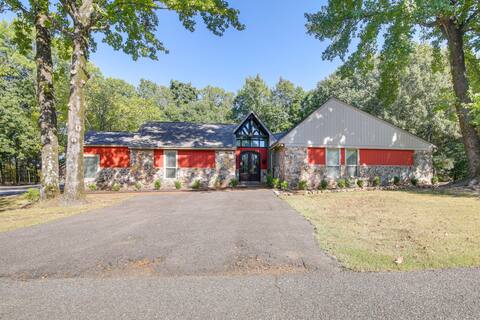 Spacious Southaven Home on 8 Acres w/ Private Pool