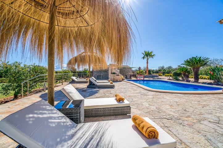 Las Naranjas gallery image 2