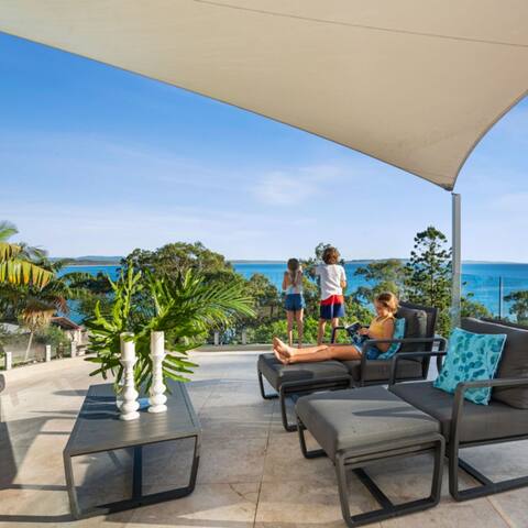 Spectacular Penthouse in Little Cove Noosa Heads gallery image 4