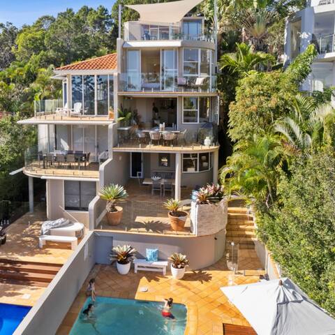 Spectacular Penthouse in Little Cove Noosa Heads gallery image 2