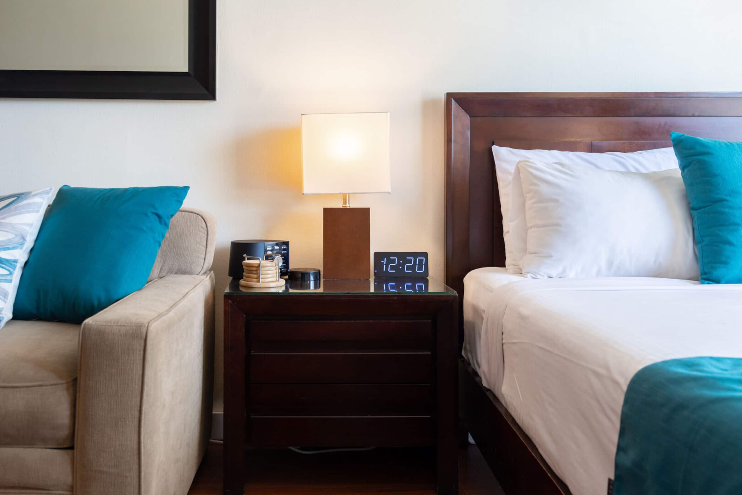 Condo in Honolulu · ★4.84 · 1 bedroom · 2 beds · 1 private bath - Image 18