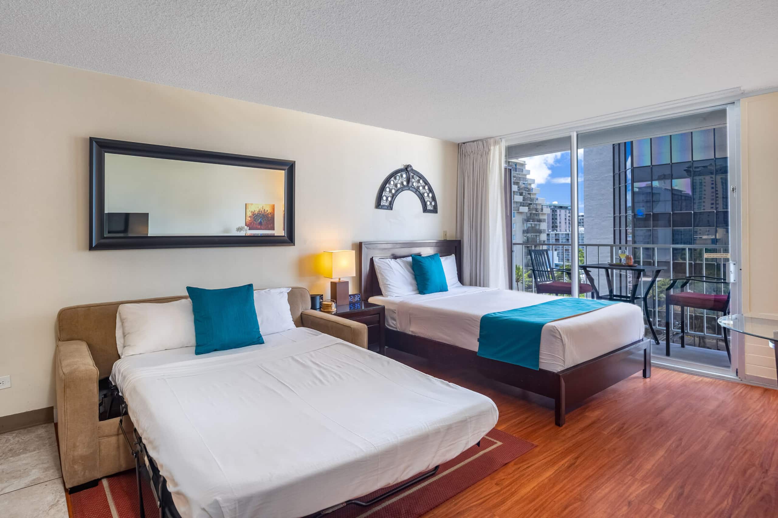 Condo in Honolulu · ★4.84 · 1 bedroom · 2 beds · 1 private bath - Image 9