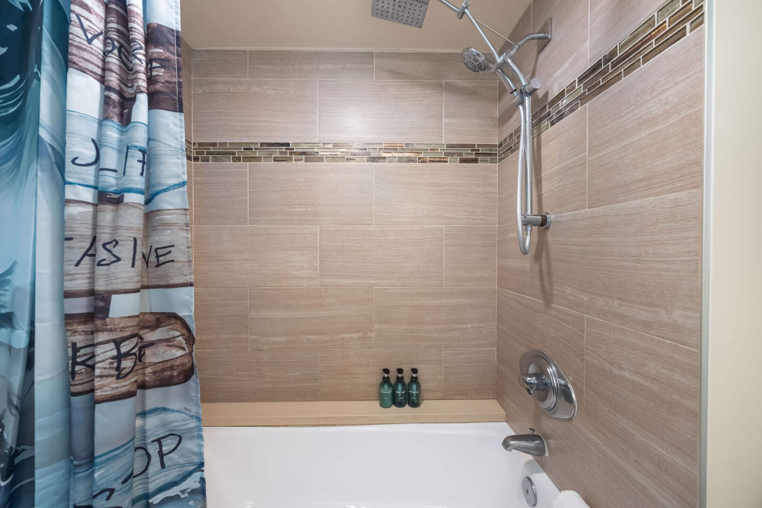 Condo in Honolulu · ★4.84 · 1 bedroom · 2 beds · 1 private bath - Image 24