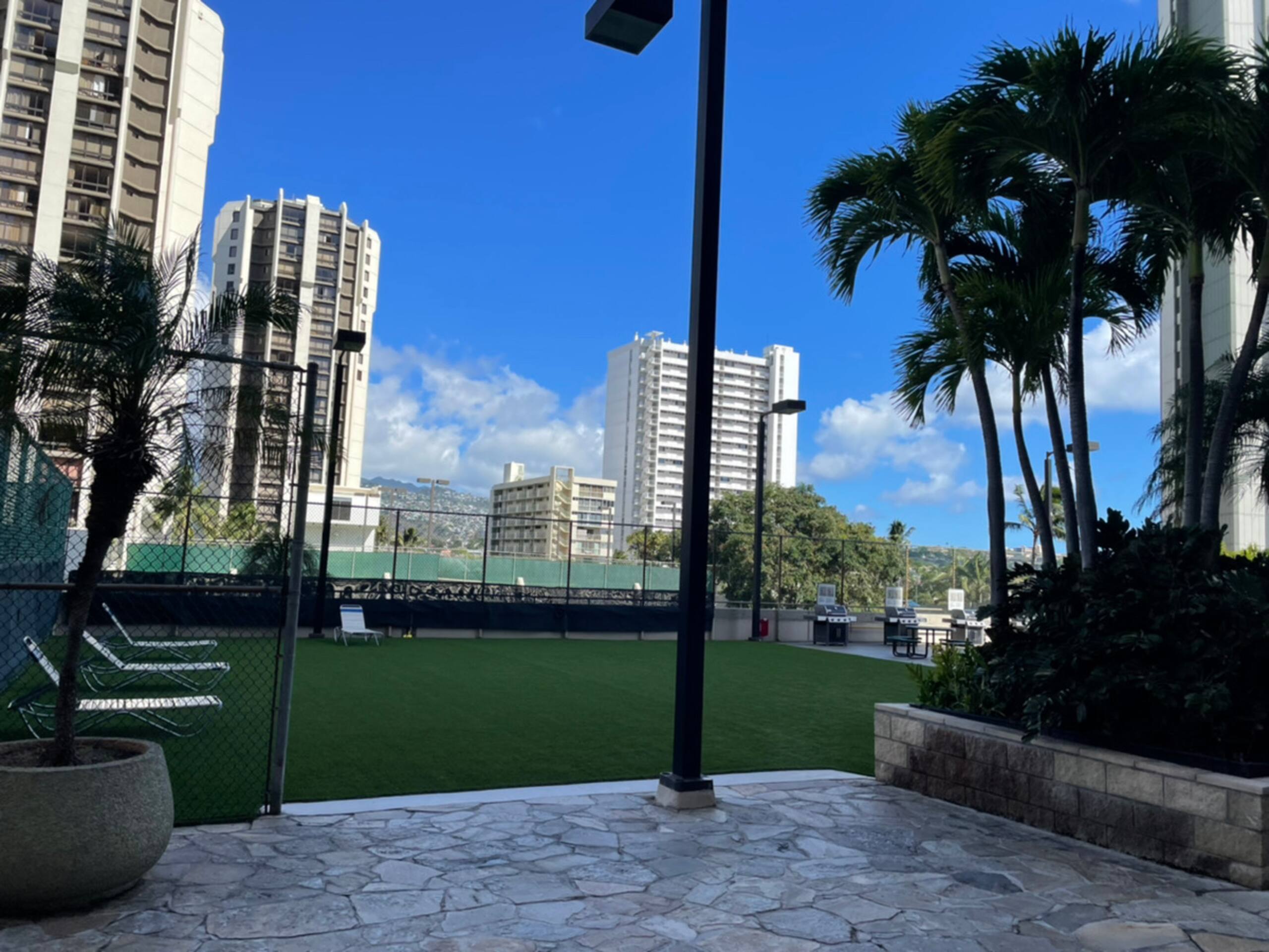 Condo in Honolulu · ★4.67 · 1 bedroom · 2 beds · 1 private bath - Image 31