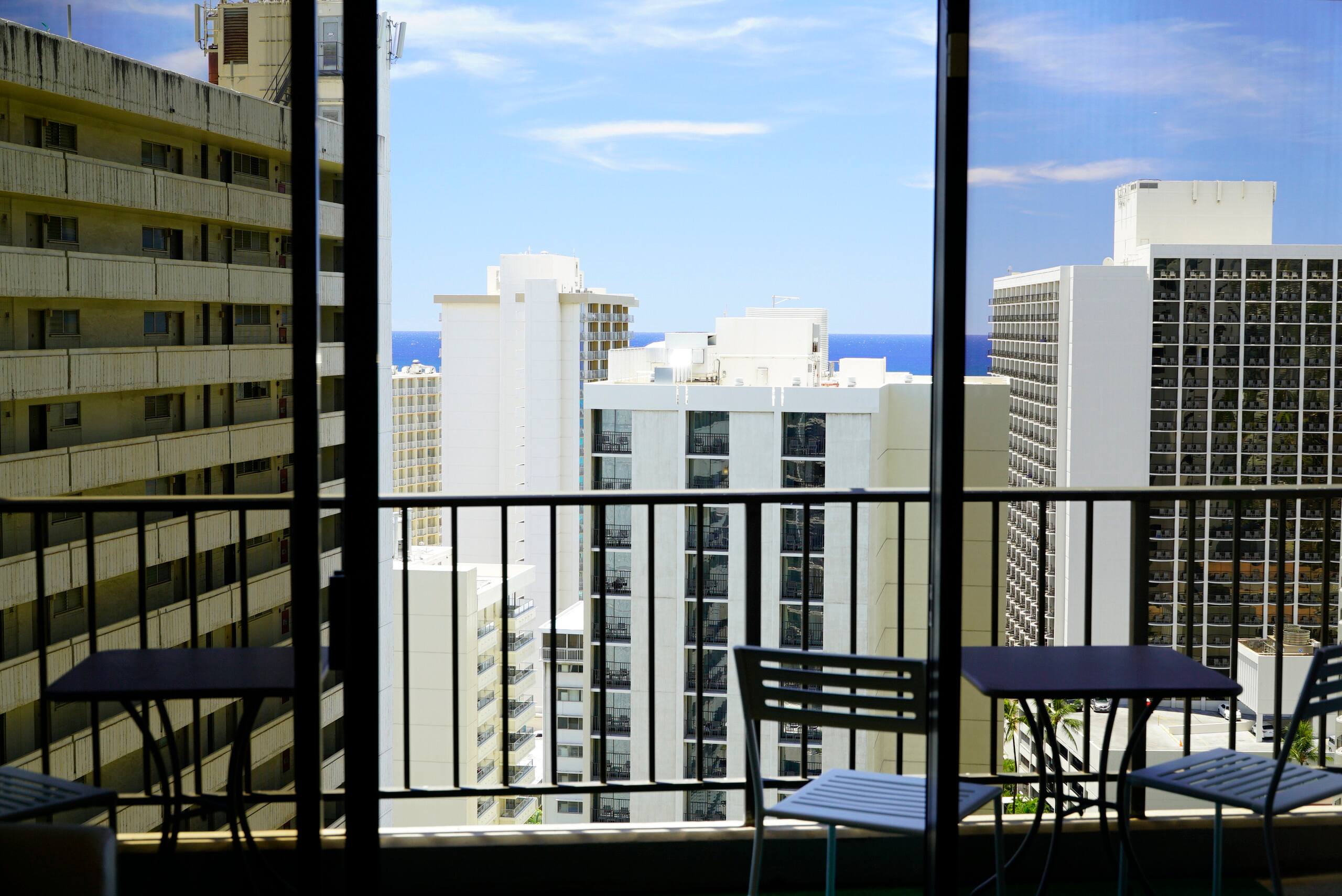 Condo in Honolulu · ★4.67 · 1 bedroom · 2 beds · 1 private bath - Image 20