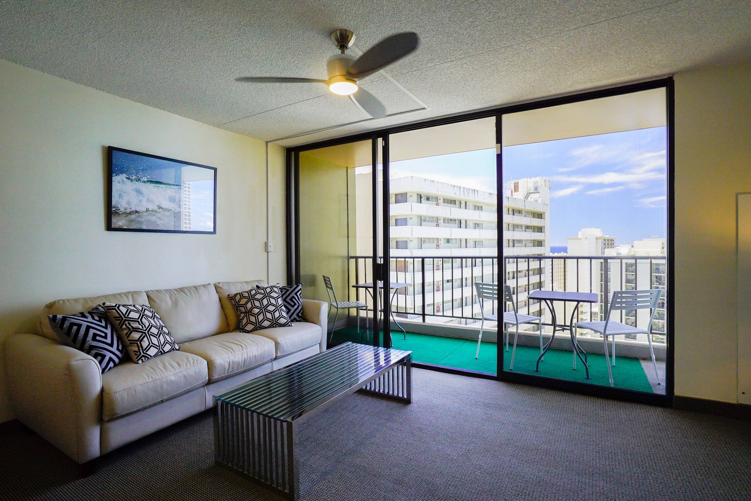 Condo in Honolulu · ★4.67 · 1 bedroom · 2 beds · 1 private bath - Image 13