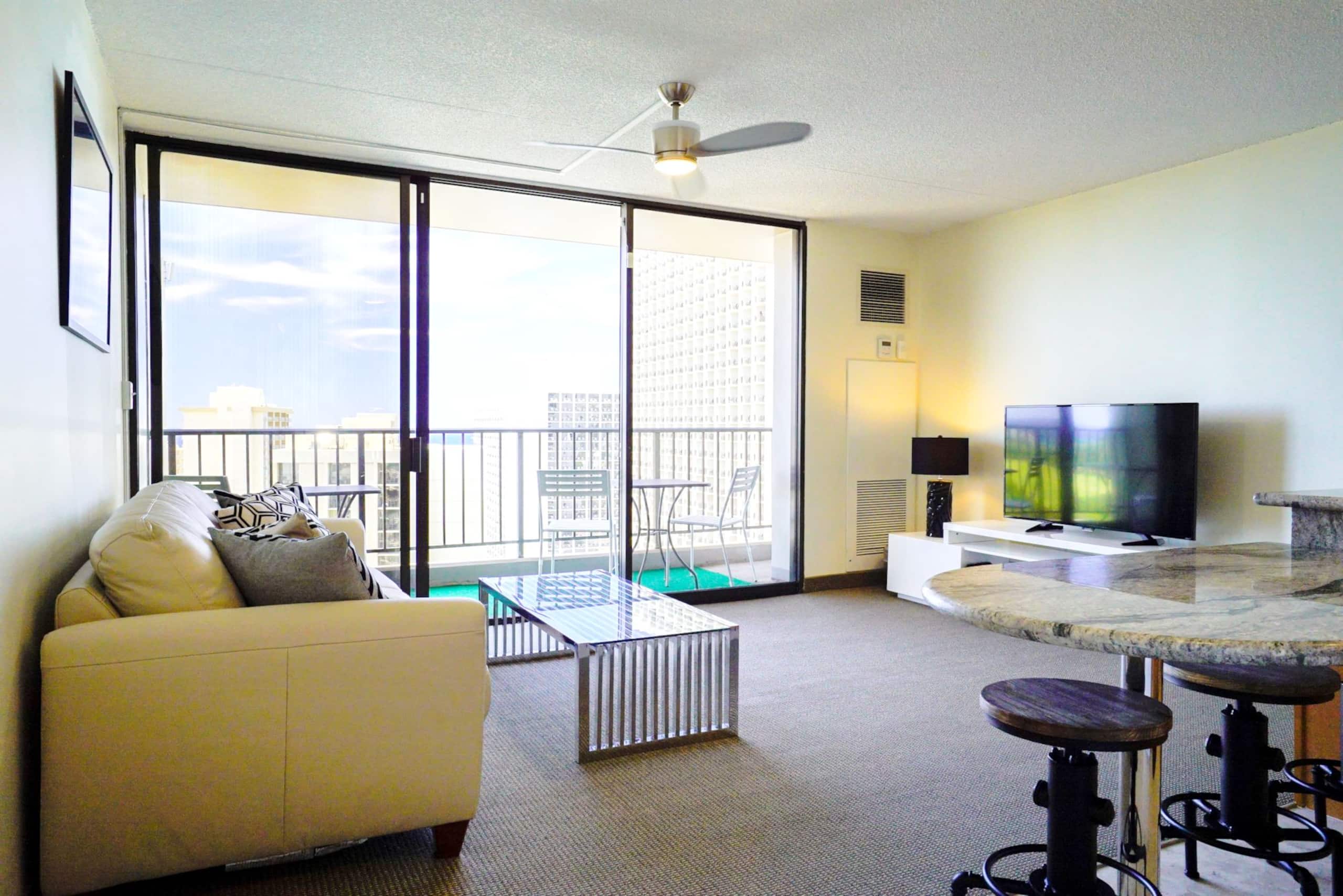 Condo in Honolulu · ★4.67 · 1 bedroom · 2 beds · 1 private bath - Image 11