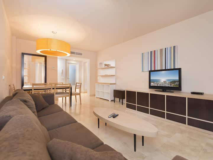 Beautiful 3 bedrooms apartment. Garage WiFi