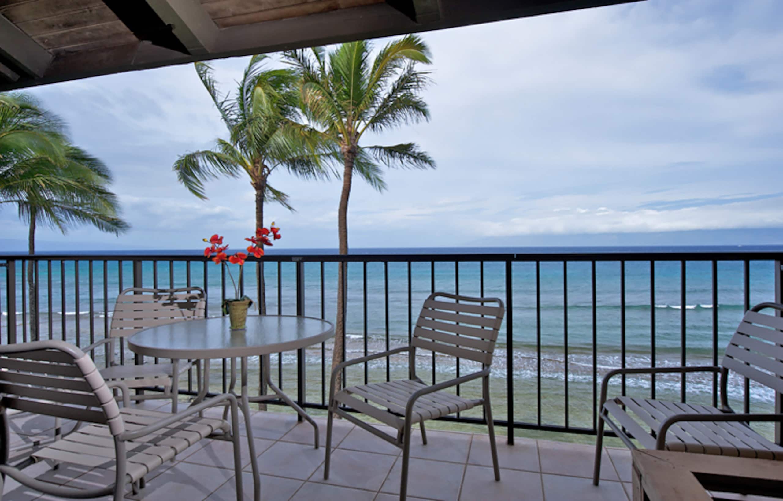 Condo in Lahaina · ★4.83 · 2 bedrooms · 3 beds · 1 bath - Image 8