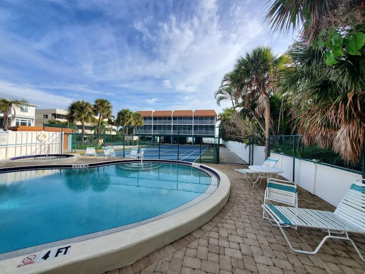 Pelican Cove 4 - Anna Maria Island - Condo 2 Bedro - Cortez, FL