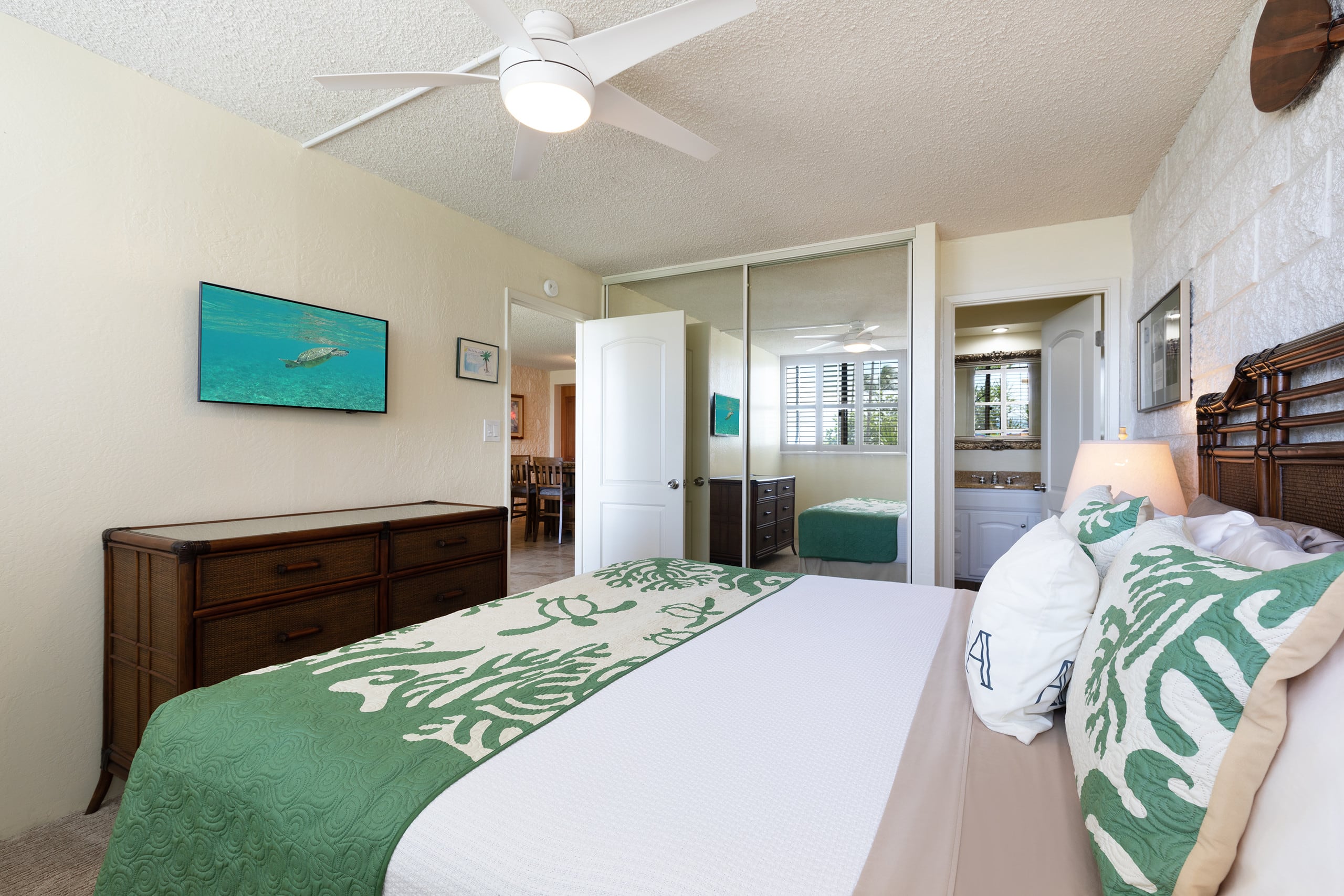 Condo in Wailuku · ★4.67 · 2 bedrooms · 3 beds · 2 baths - Image 21