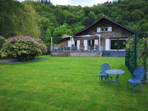 La Semois et moi: villa at the river Semois