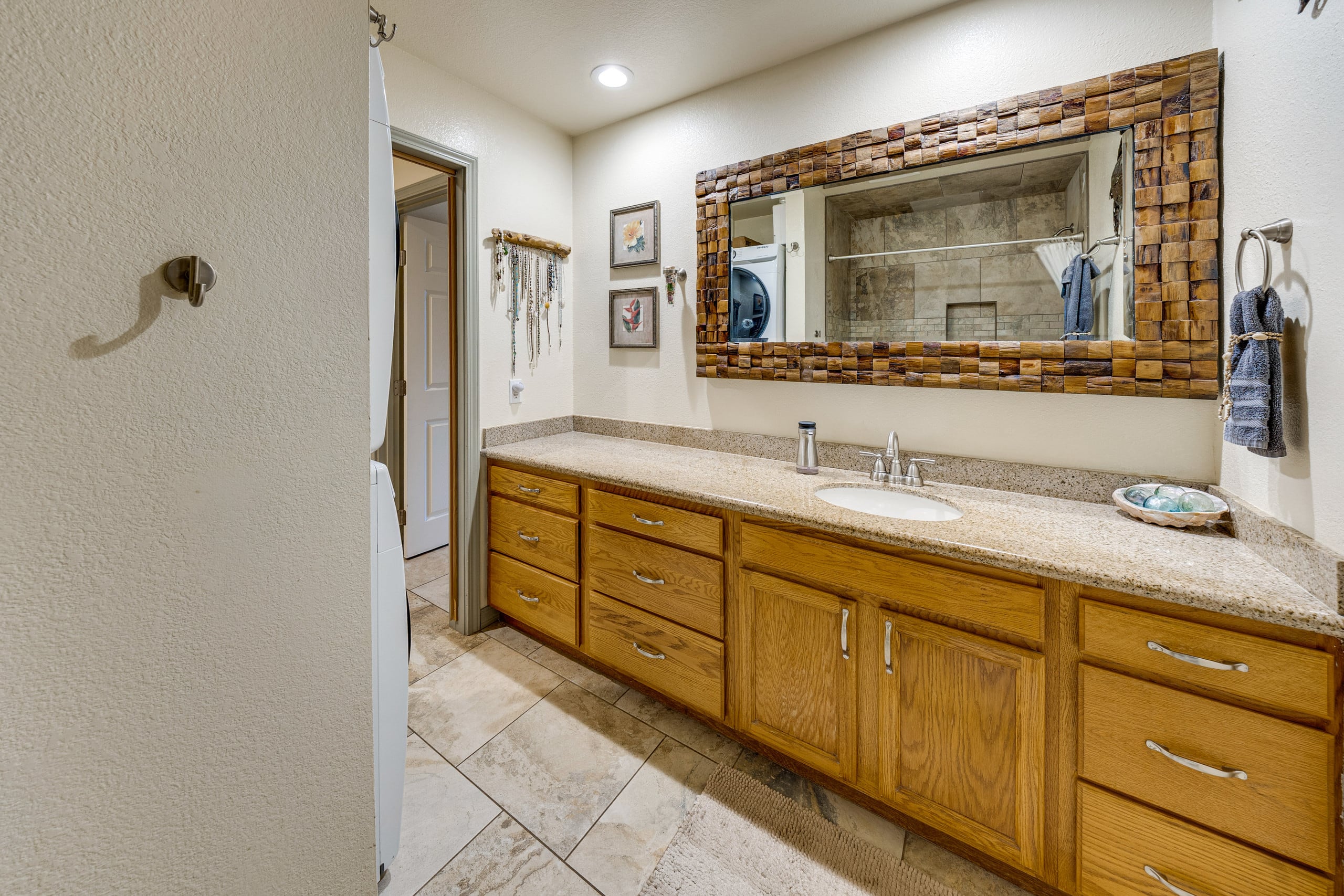 Condo in Lihue · ★4.85 · 2 bedrooms · 2 beds · 1.5 shared baths - Image 15