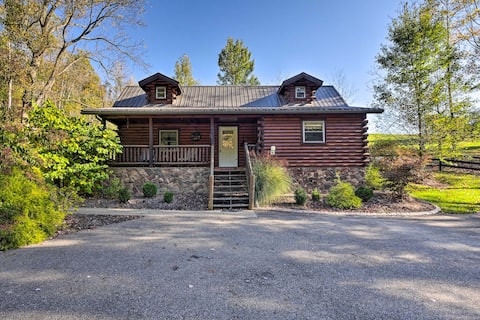 Rustic Dundee Log Cabin w/ Hot Tub & Forest Views!