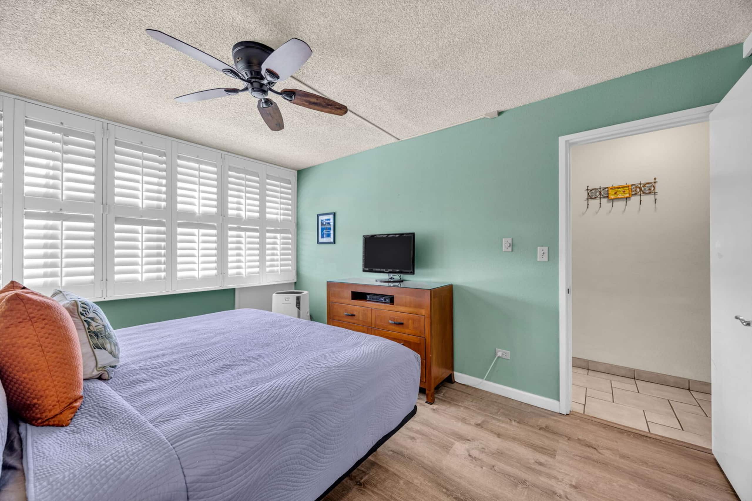 Condo in Kihei · ★4.67 · 1 bedroom · 2 beds · 2 baths - Image 29