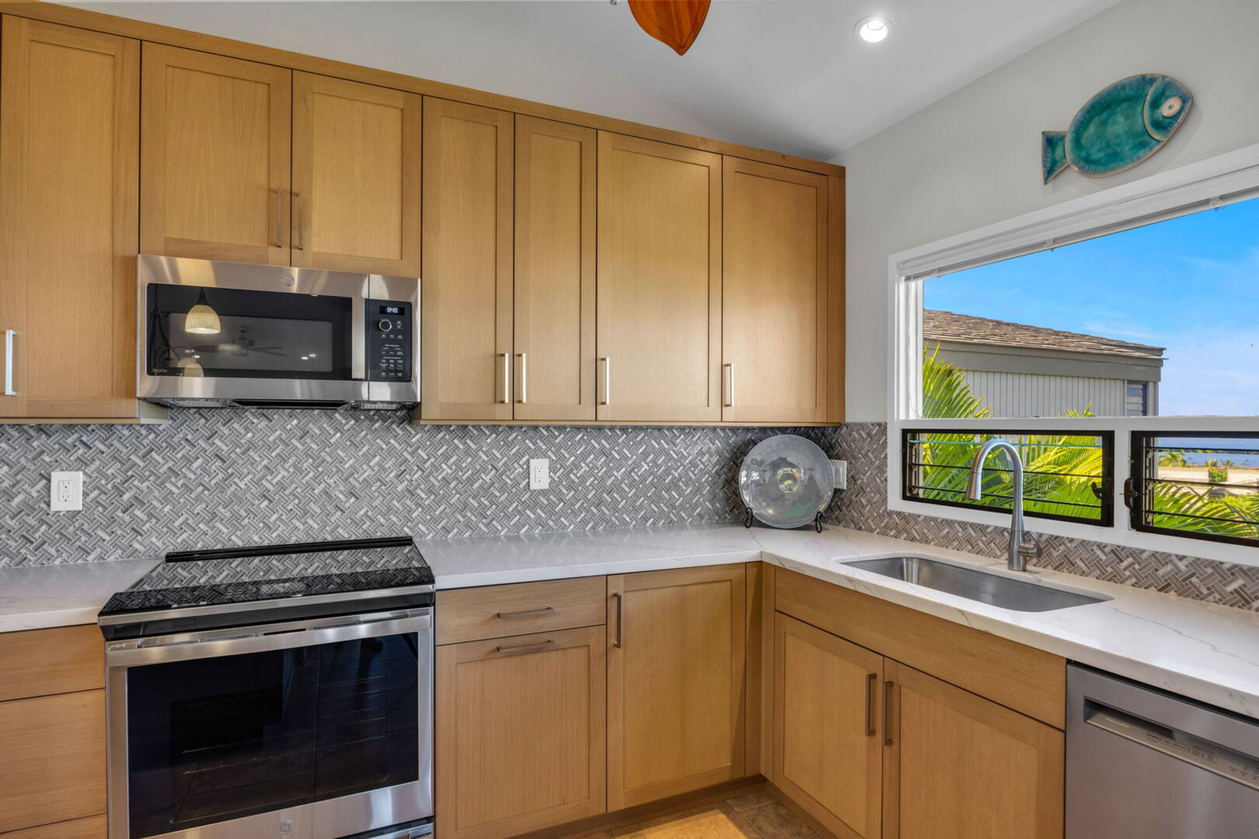 Condo in Kihei · ★4.33 · 2 bedrooms · 4 beds · 2 baths - Image 14