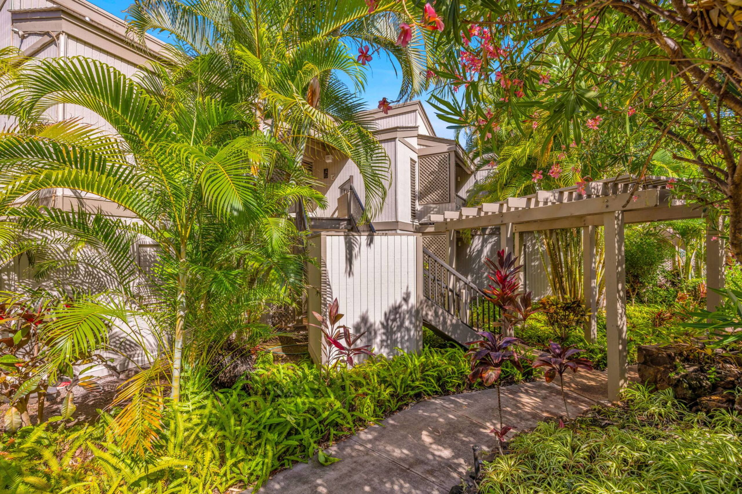 Condo in Kihei · ★4.33 · 2 bedrooms · 4 beds · 2 baths - Image 37