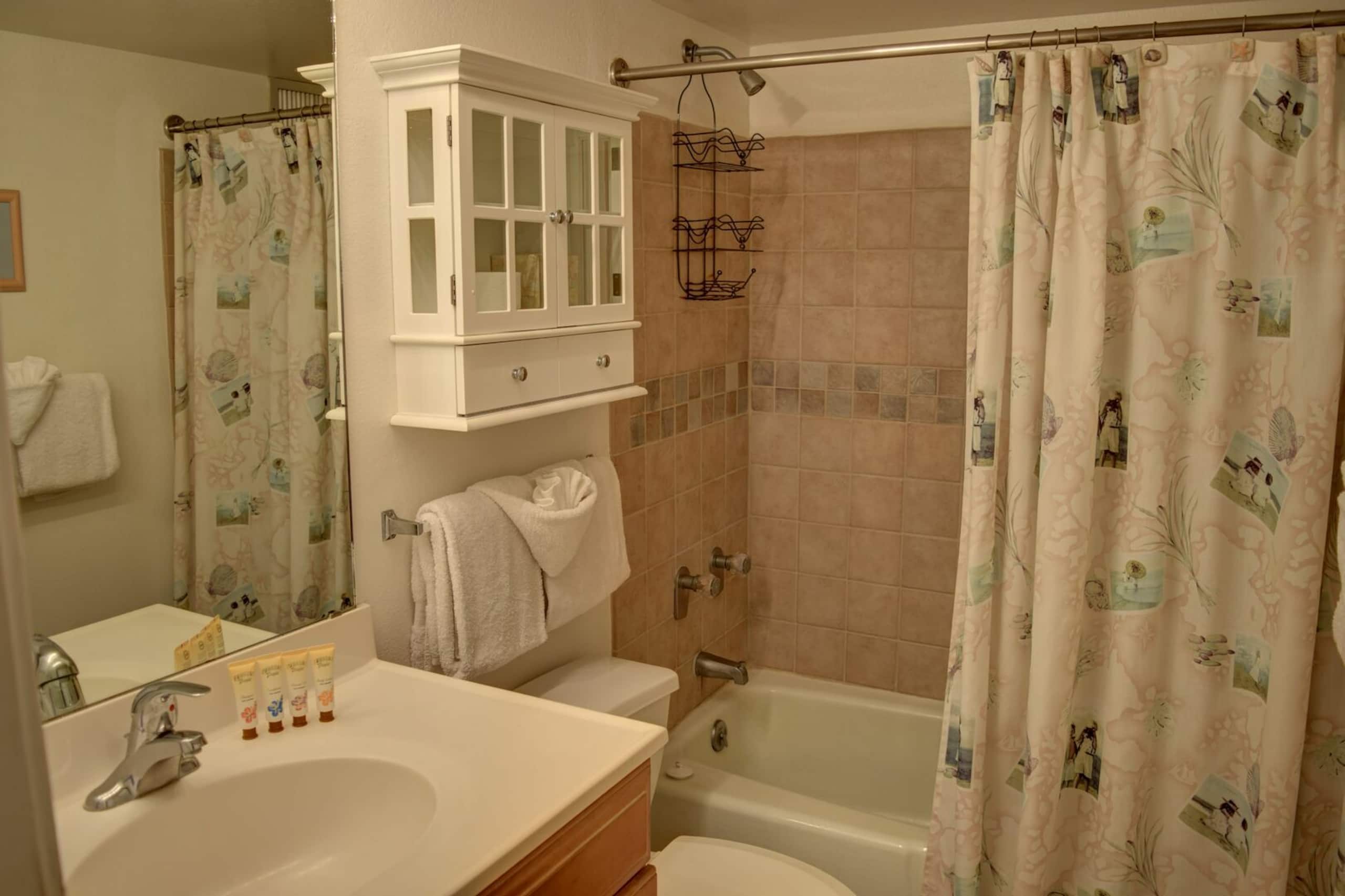 Condo in Kihei · ★4.17 · 1 bedroom · 2 beds · 1 bath - Image 9