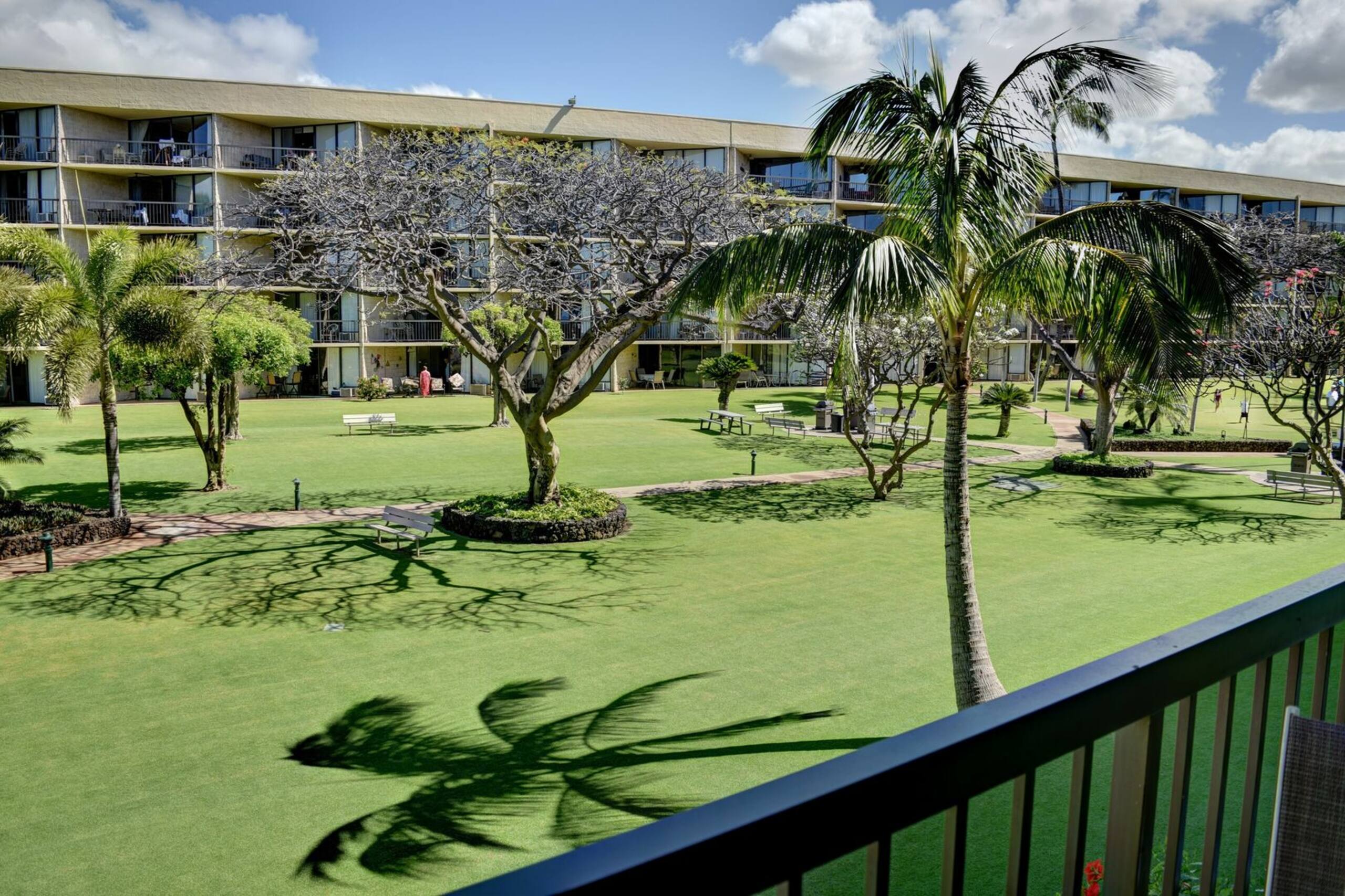 Condo in Kihei · ★4.64 · 2 bedrooms · 4 beds · 2 baths - Image 21