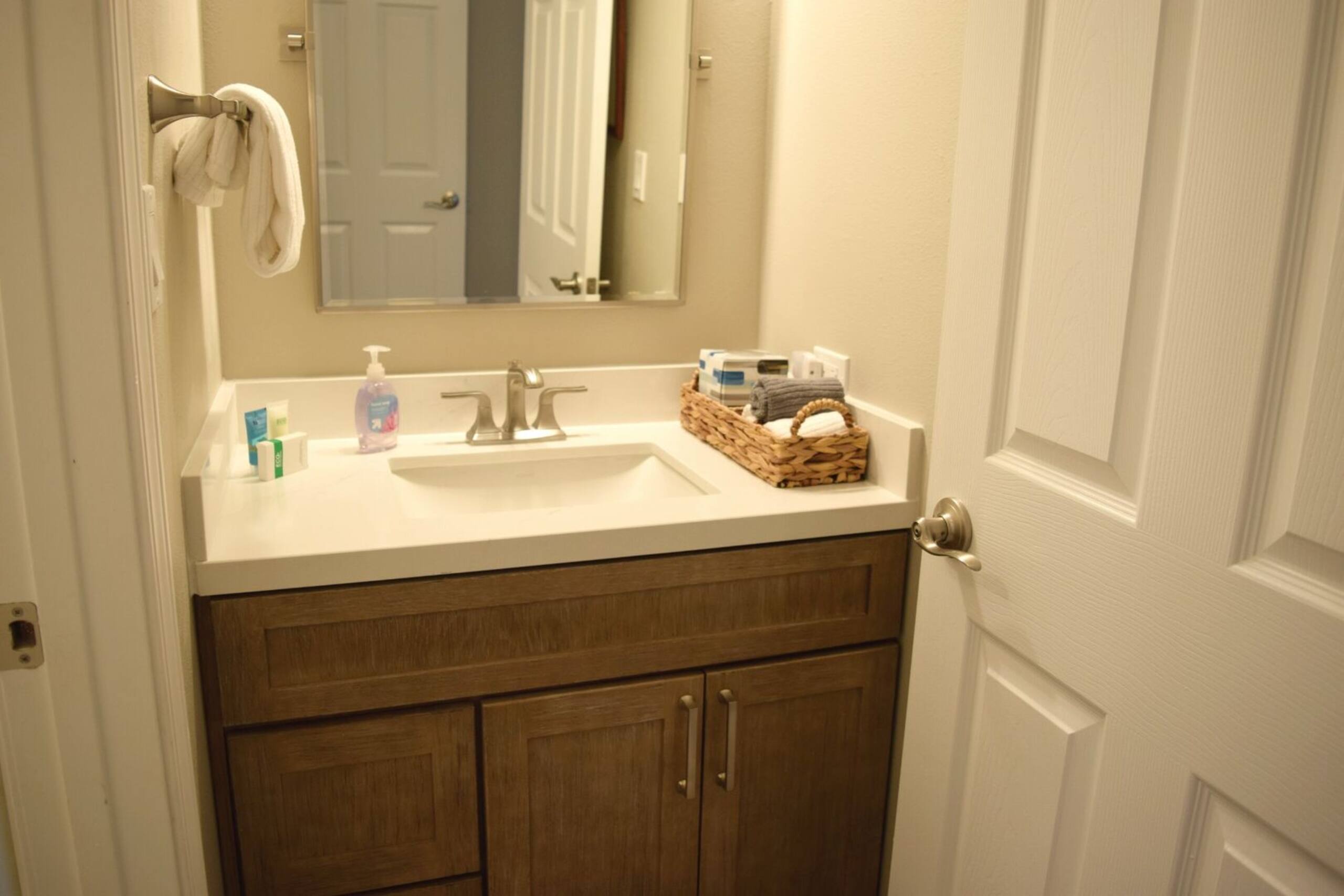 Condo in Kihei · ★4.64 · 2 bedrooms · 4 beds · 2 baths - Image 11