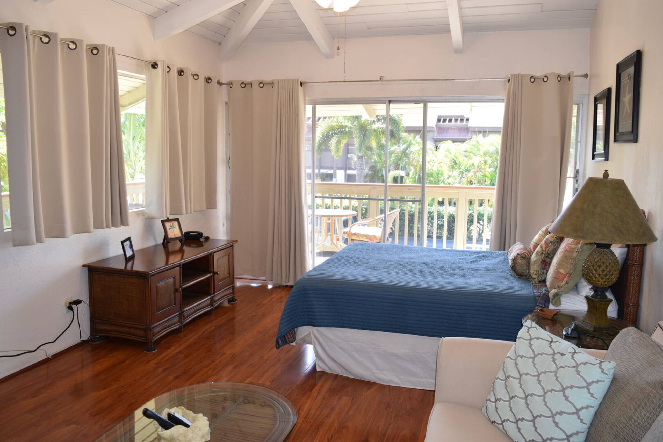 Condo in Kihei · ★4.14 · 1 bedroom · 1 bed · 1 bath - Image 9