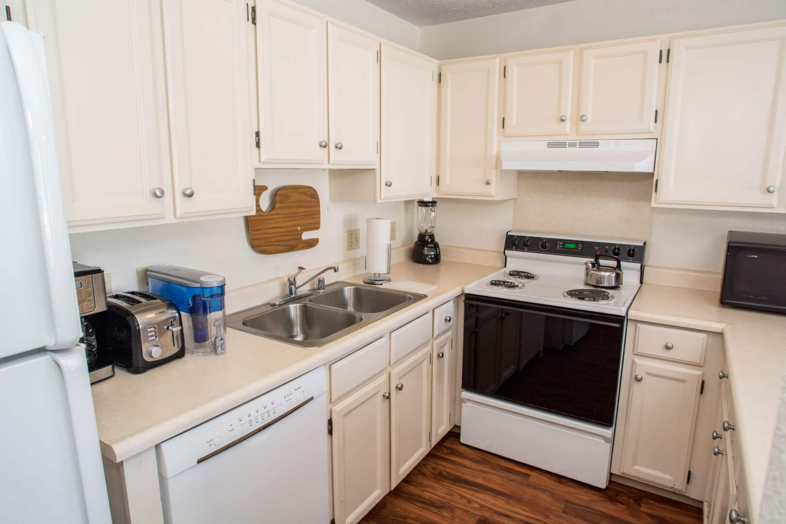 Condo in Kihei · ★4.38 · 2 bedrooms · 4 beds · 1 bath - Image 2