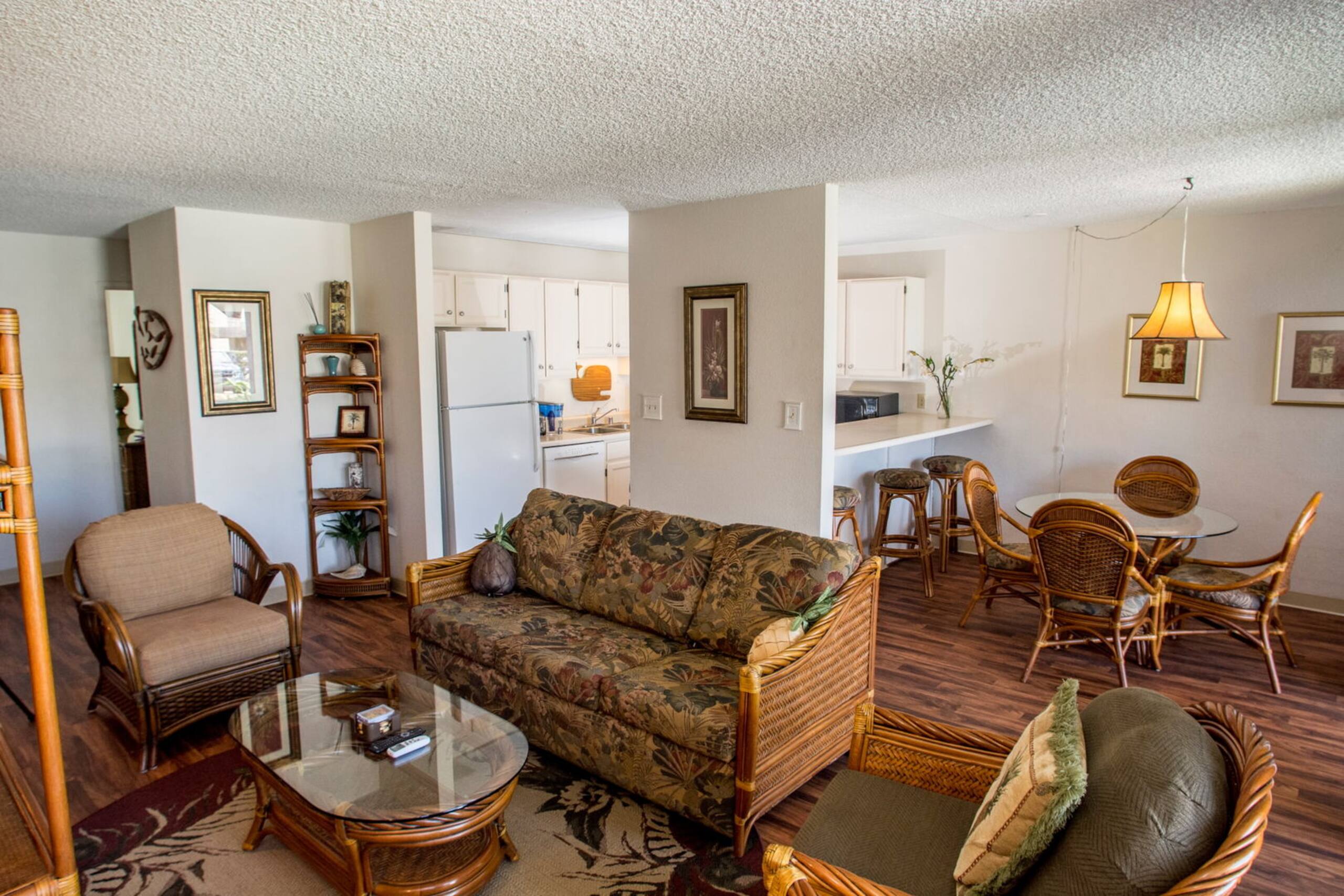 Condo in Kihei · ★4.38 · 2 bedrooms · 4 beds · 1 bath - Image 10