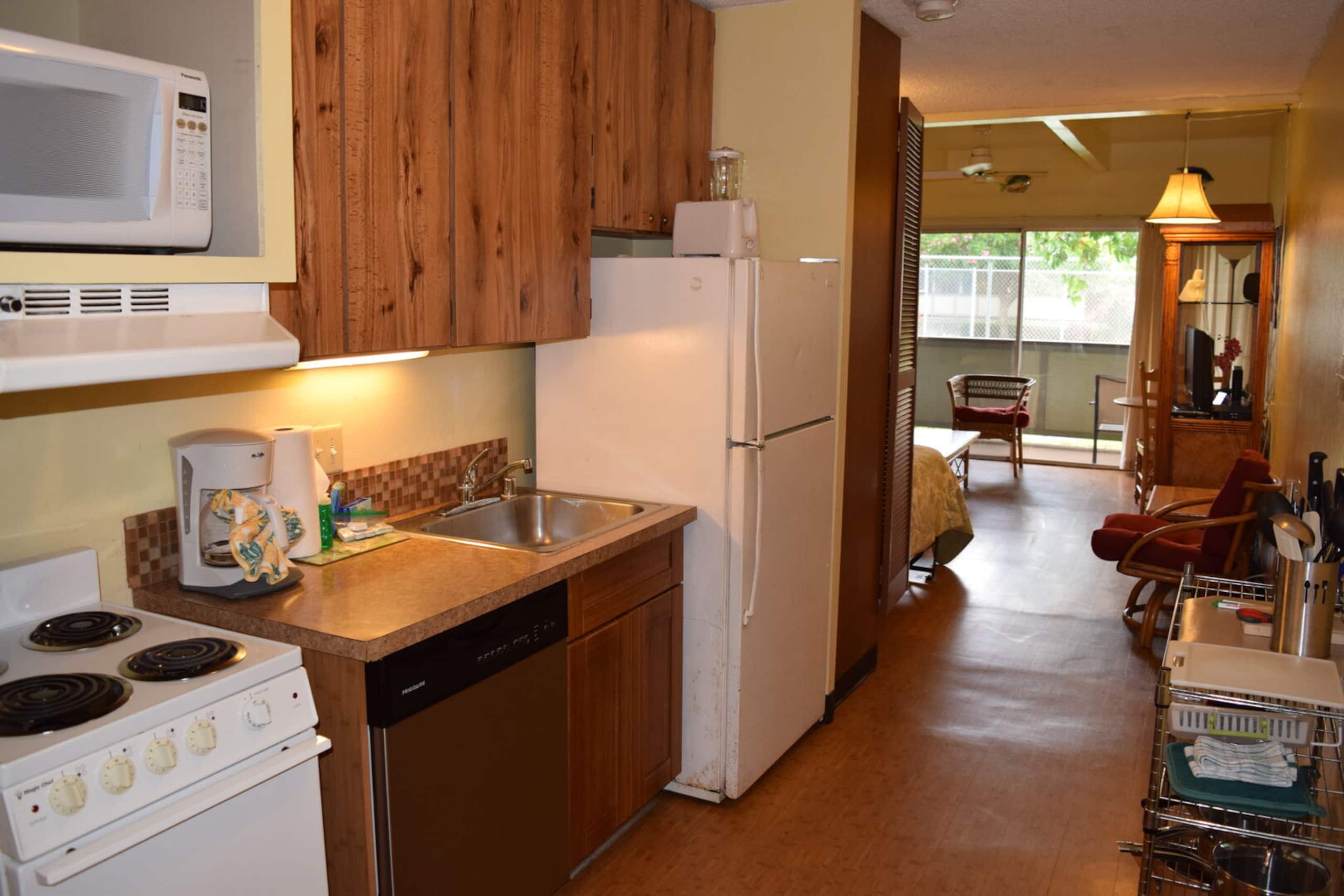 Condo in Kihei · ★4.11 · Studio · 1 bath - Image 2