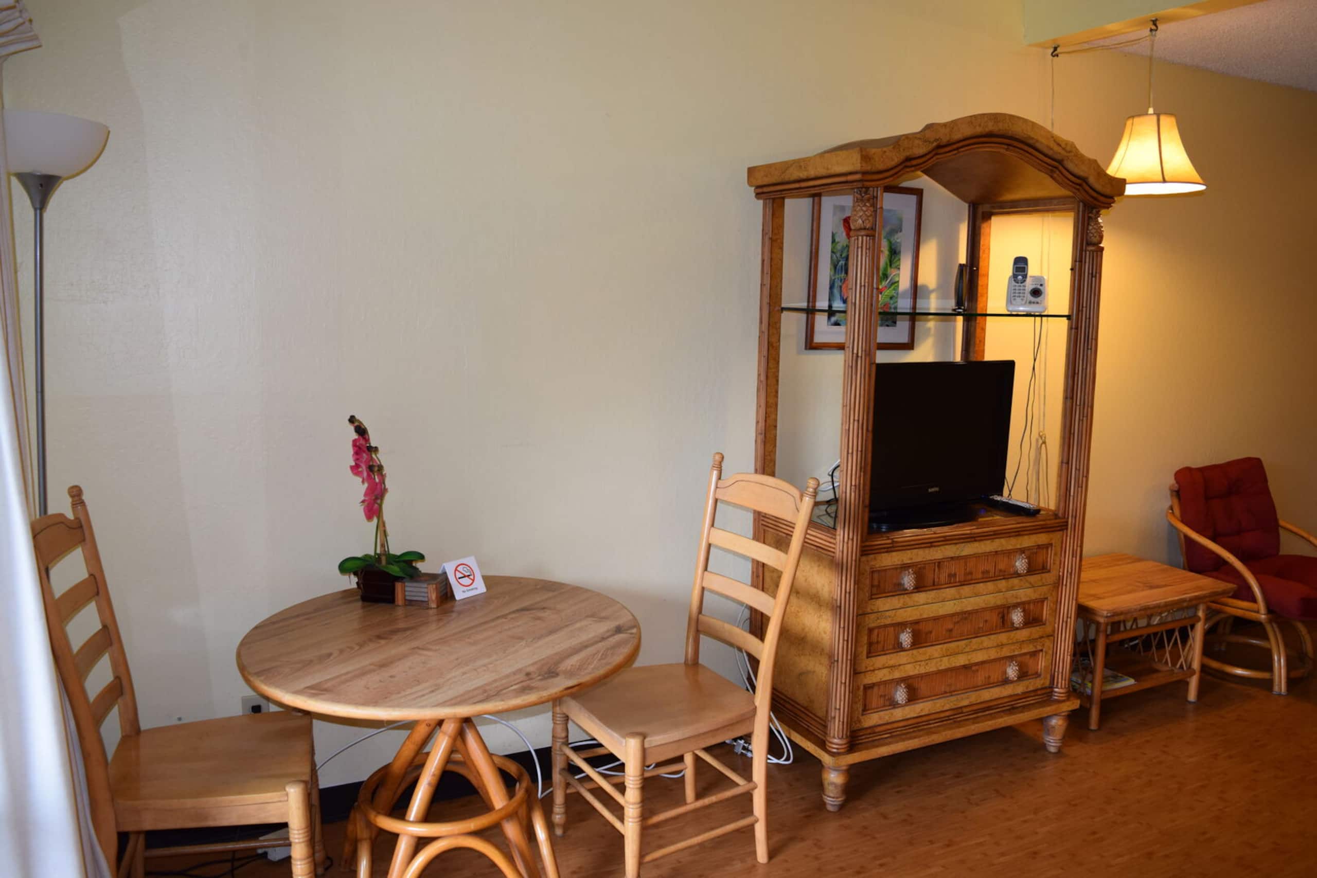 Condo in Kihei · ★4.11 · Studio · 1 bath - Image 3