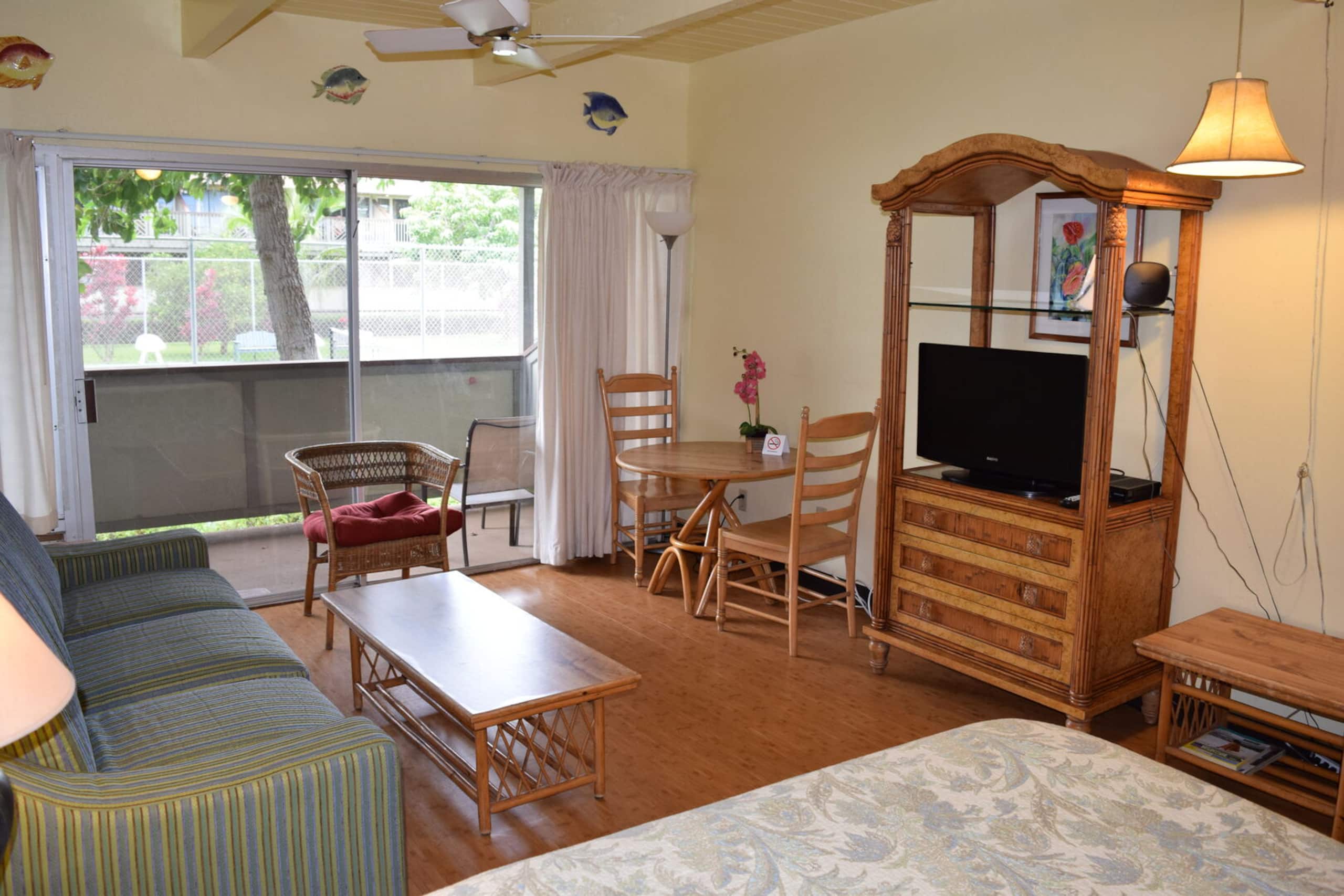 Condo in Kihei · ★4.11 · Studio · 1 bath - Image 7