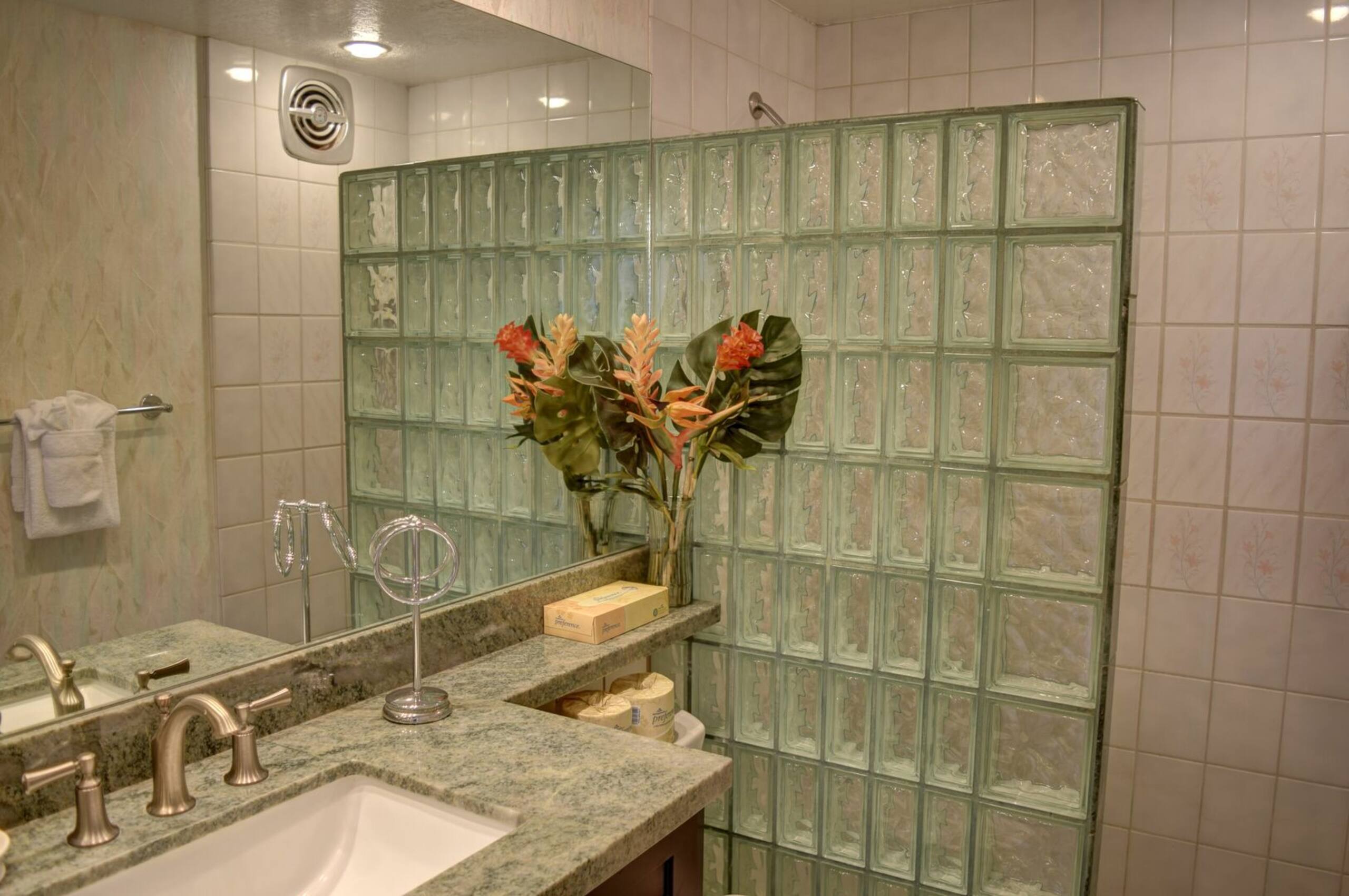 Condo in Kihei · ★4.77 · 2 bedrooms · 3 beds · 1 bath - Image 12