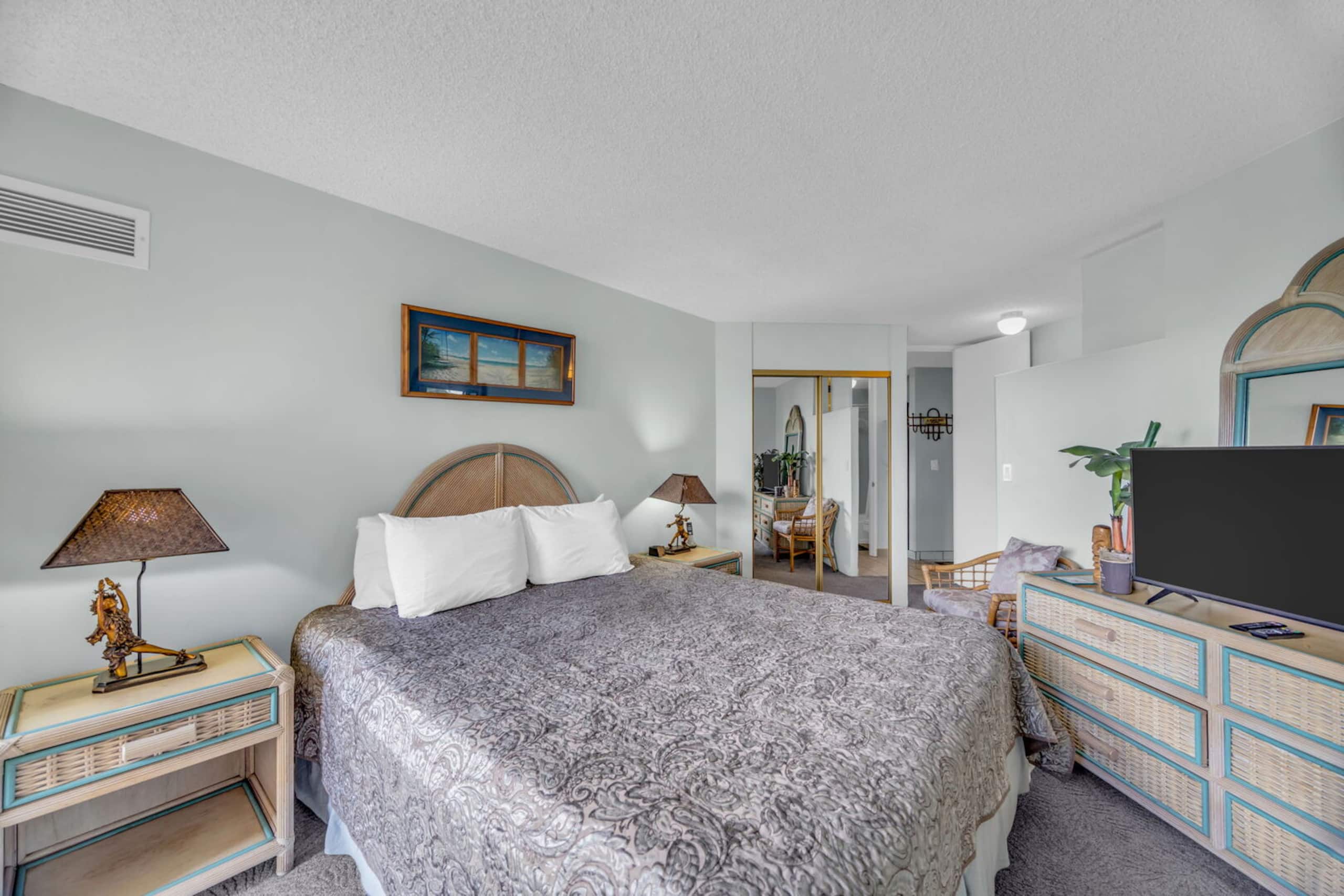 Condo in Kihei · ★4.69 · 1 bedroom · 2 beds · 1 bath - Image 3