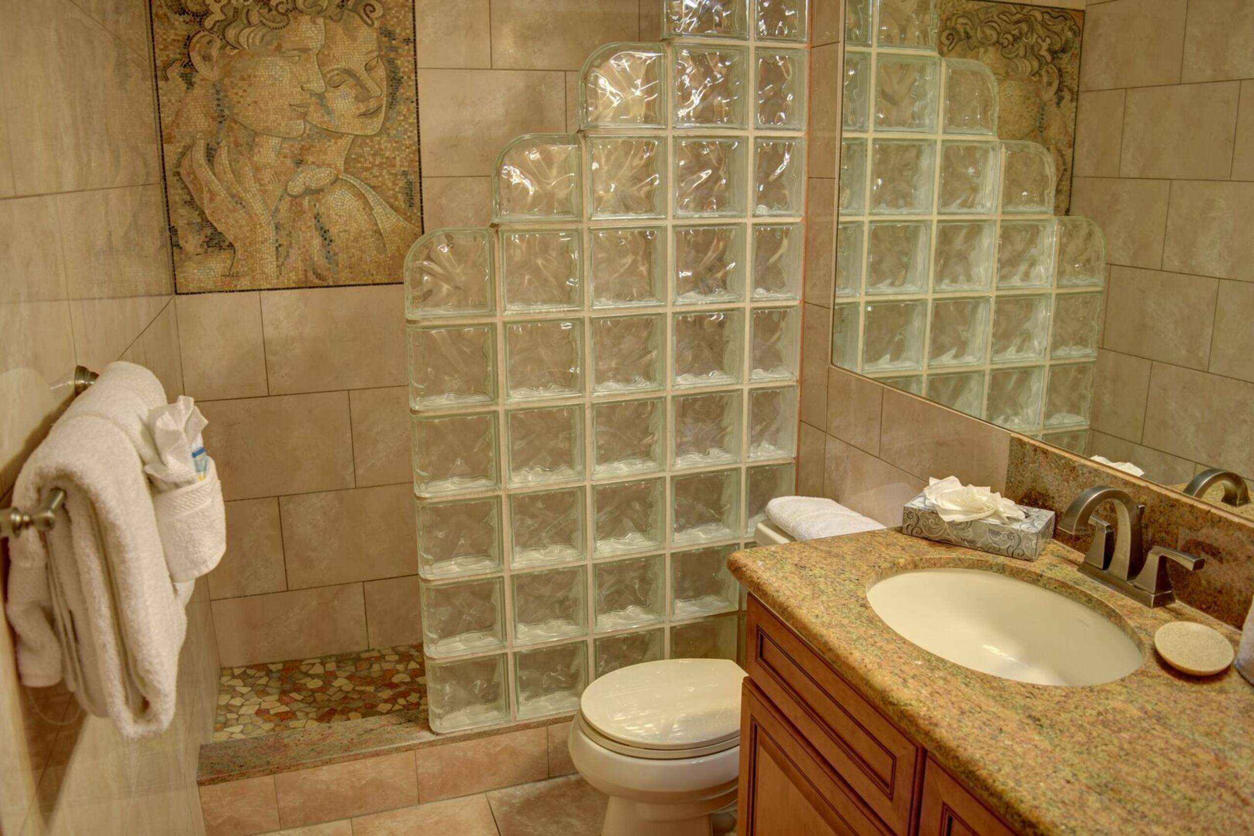 Condo in Kihei · ★4.0 · 1 bedroom · 2 beds · 1 bath - Image 11