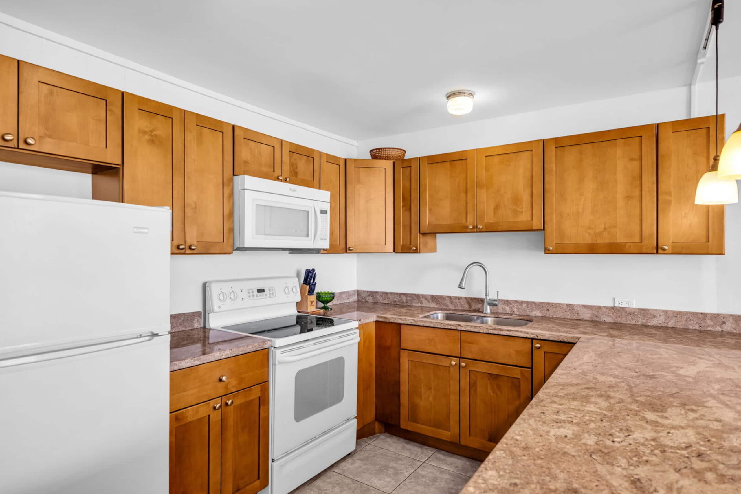 Condo in Kihei · ★4.33 · 1 bedroom · 2 beds · 1 bath - Image 12